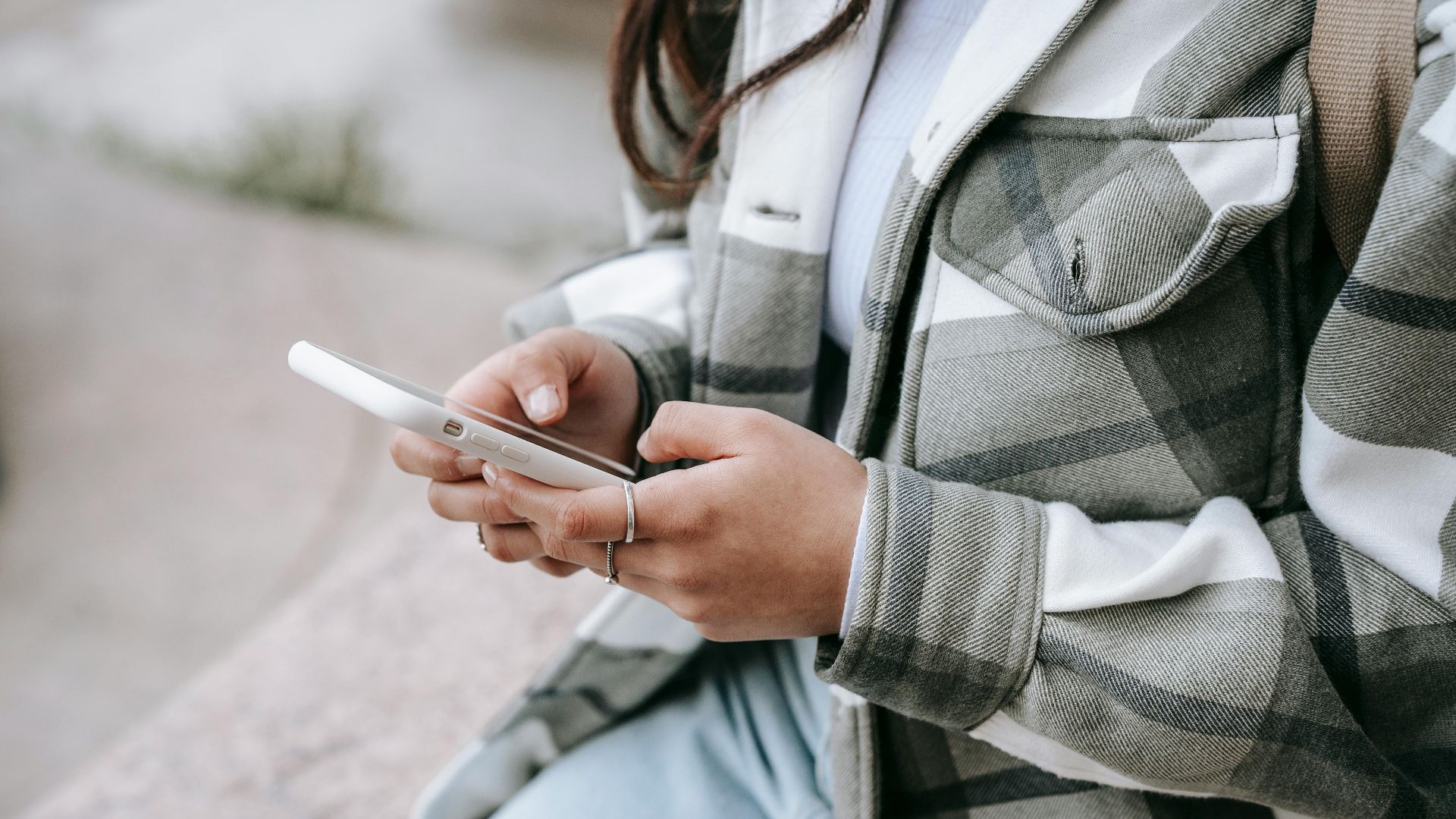 7. Utiliser les emojis pour adoucir le ton, pas pour éluder le sujet