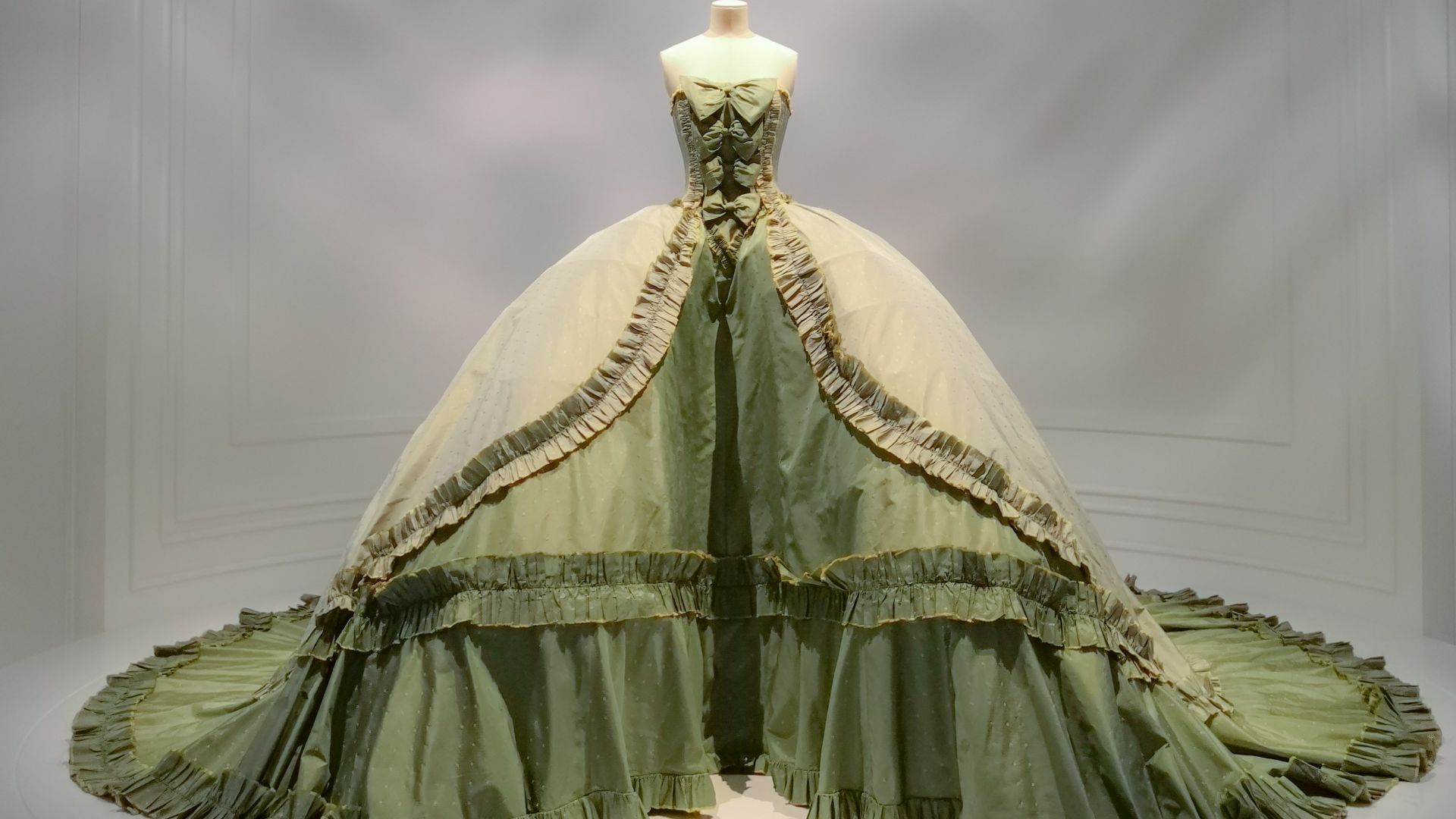 2. Robes vert arsenic