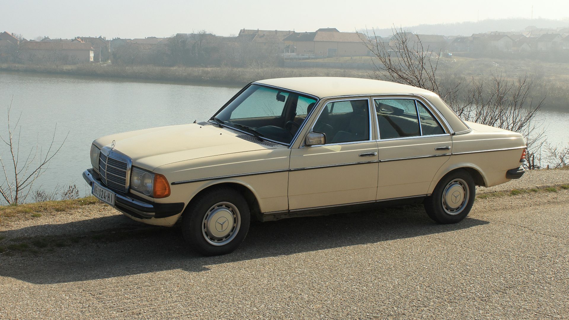 11. Mercedes-Benz W123 diesel