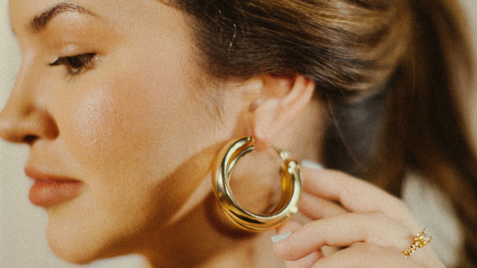 6. Boucles d'oreilles créoles oversize
