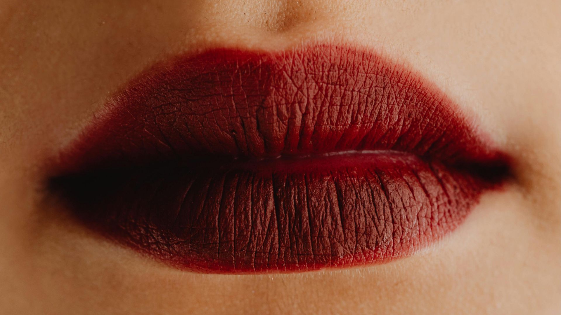 5. Rouge à lèvres très foncé et intense