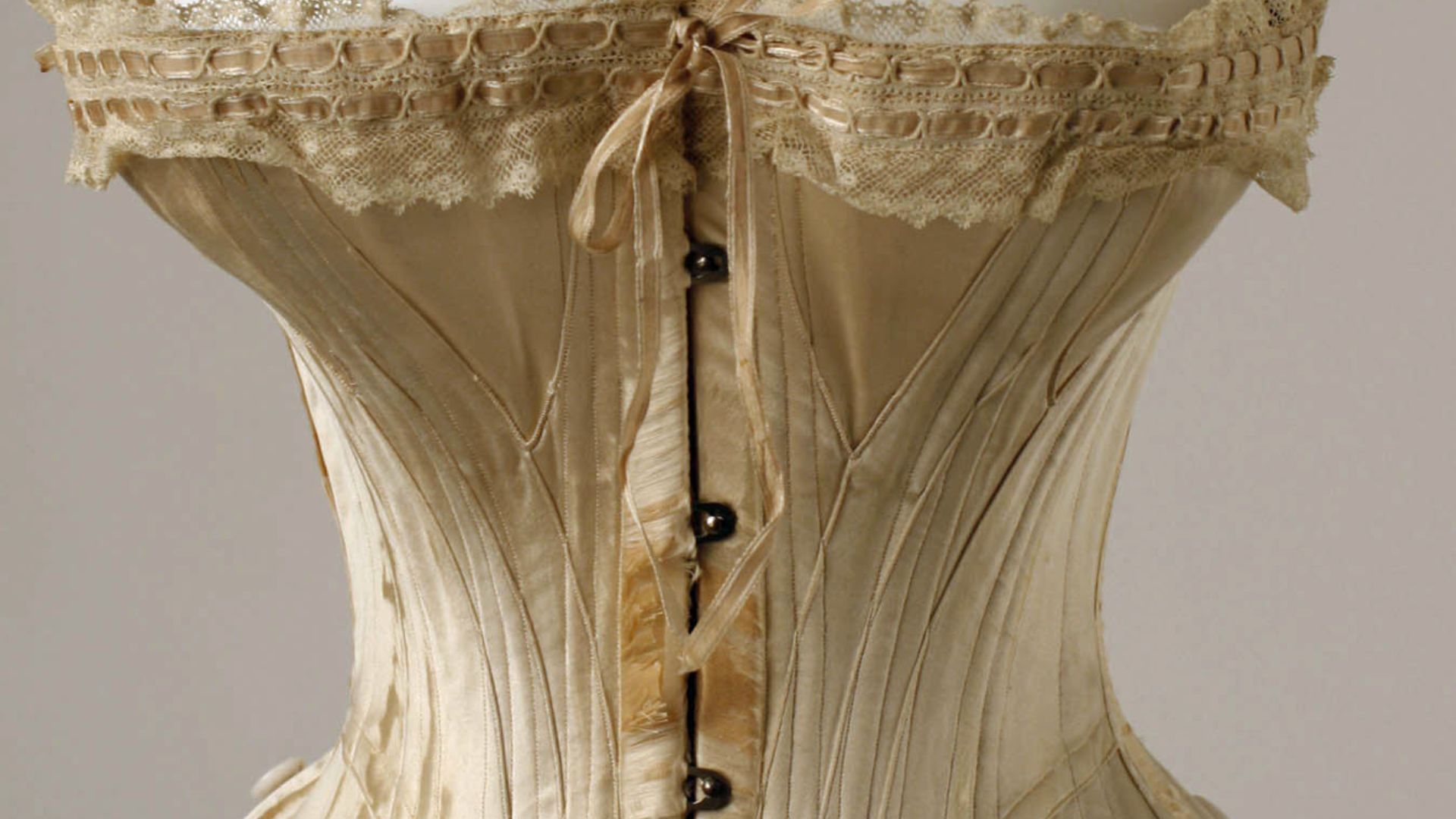 8. Le laçage serré pour la santé et la beauté