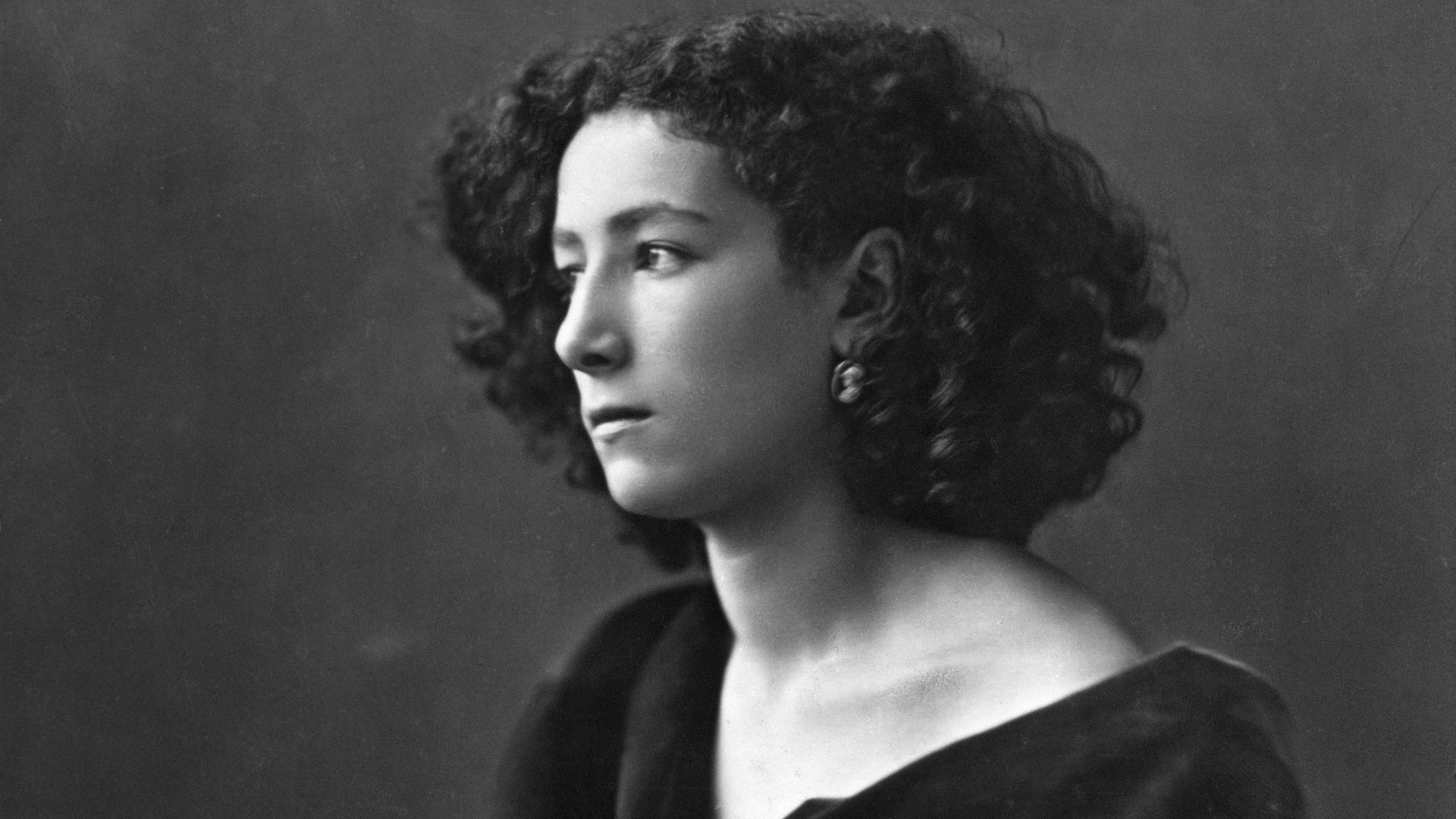 7. Sarah Bernhardt : le costume masculin comme spectacle