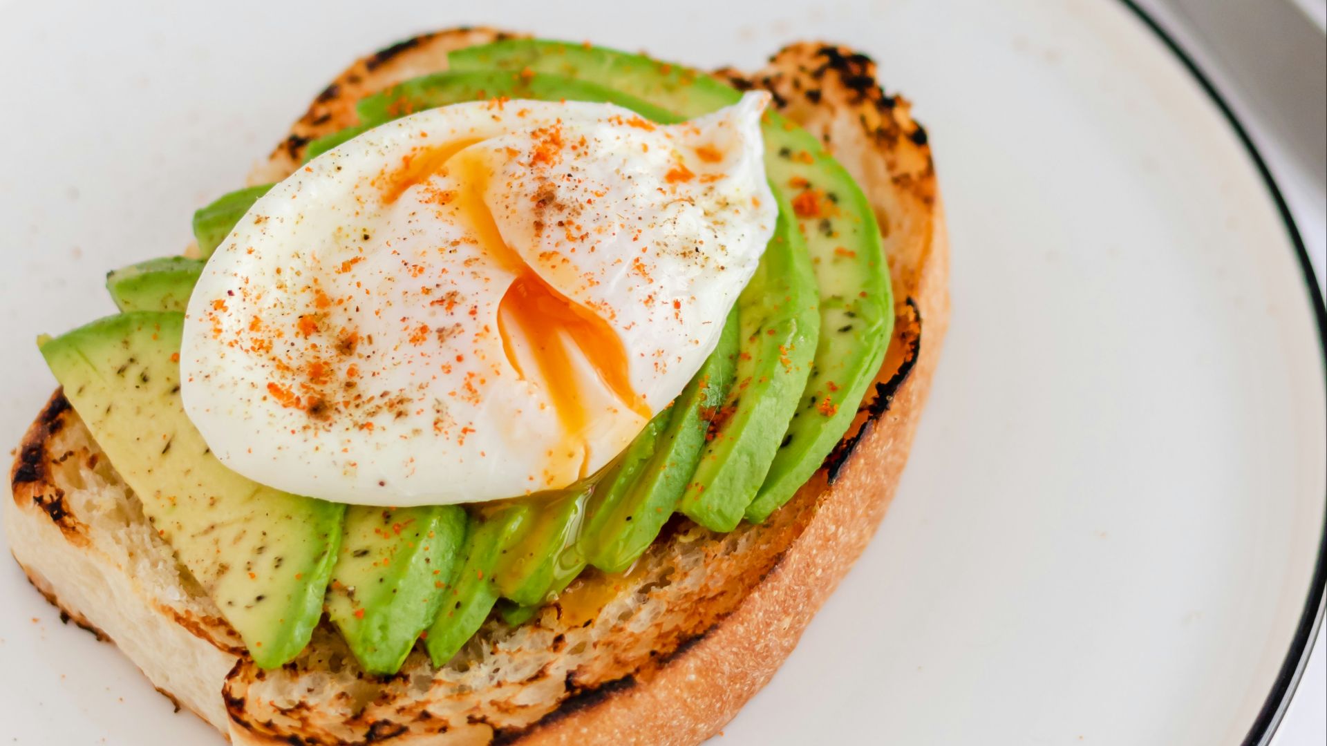 10. Toast à l'avocat garni
