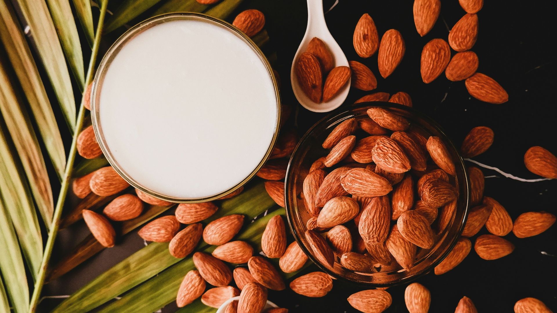 4. Lait d'amande non sucré