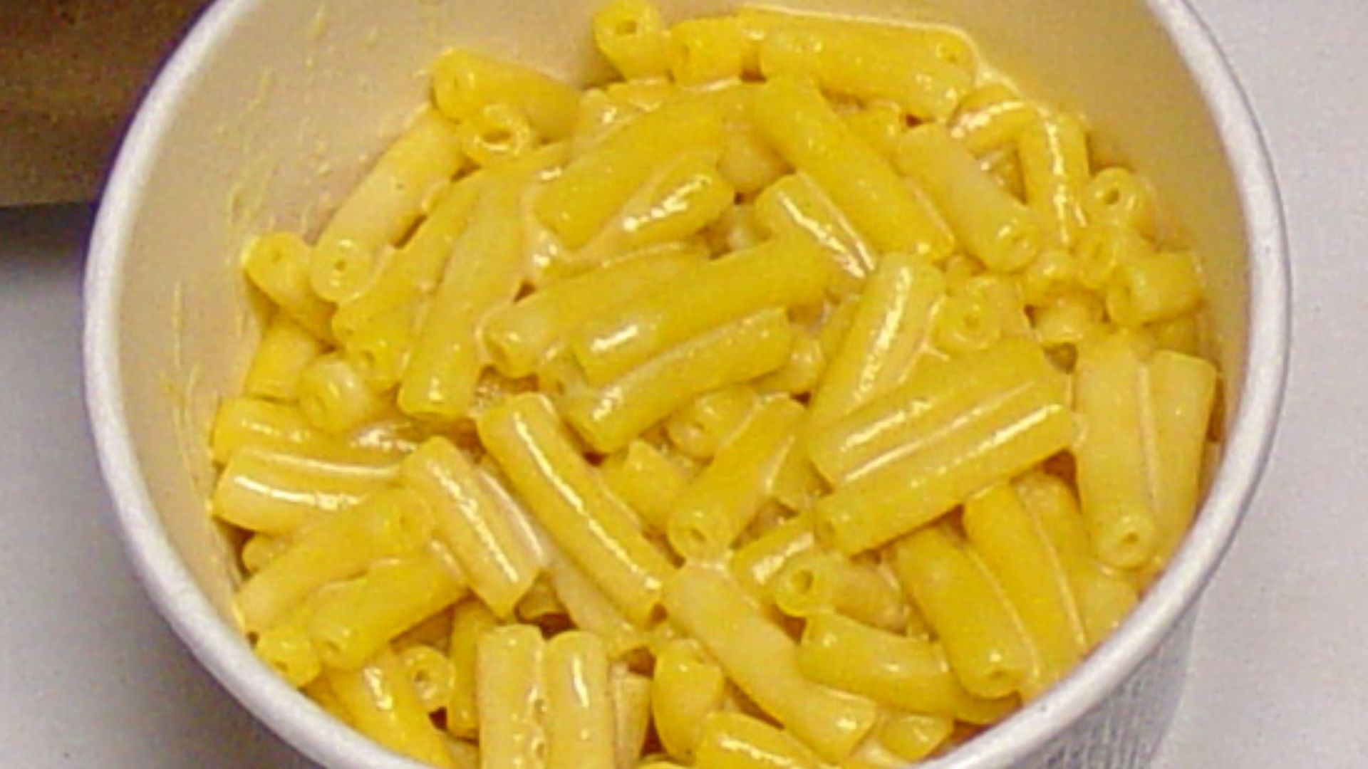 6. Macaroni au fromage en boîte