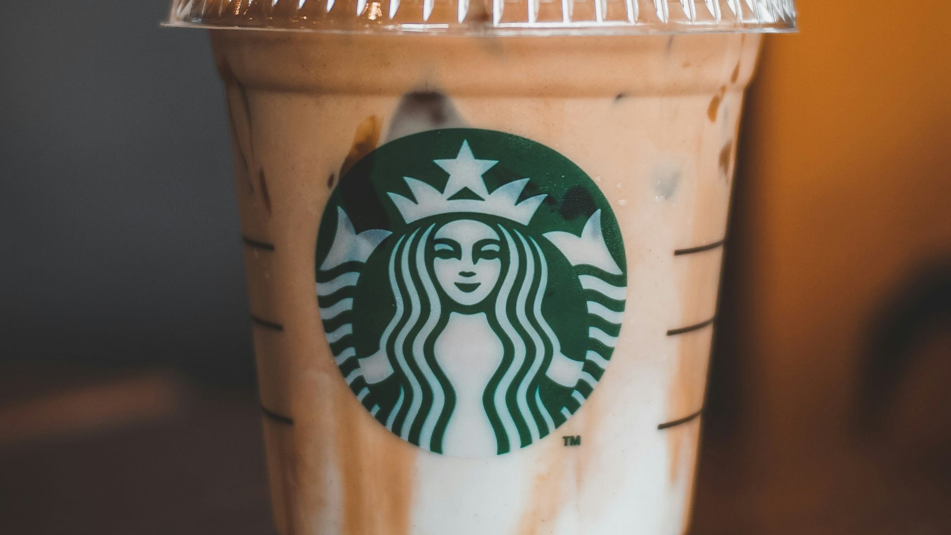 14. Starbucks retrouve le chemin du succès