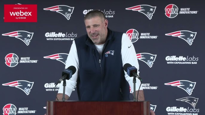 A Patriots employee breaks his silence following the release of photos of Mike Vrabel and Dianna Russini