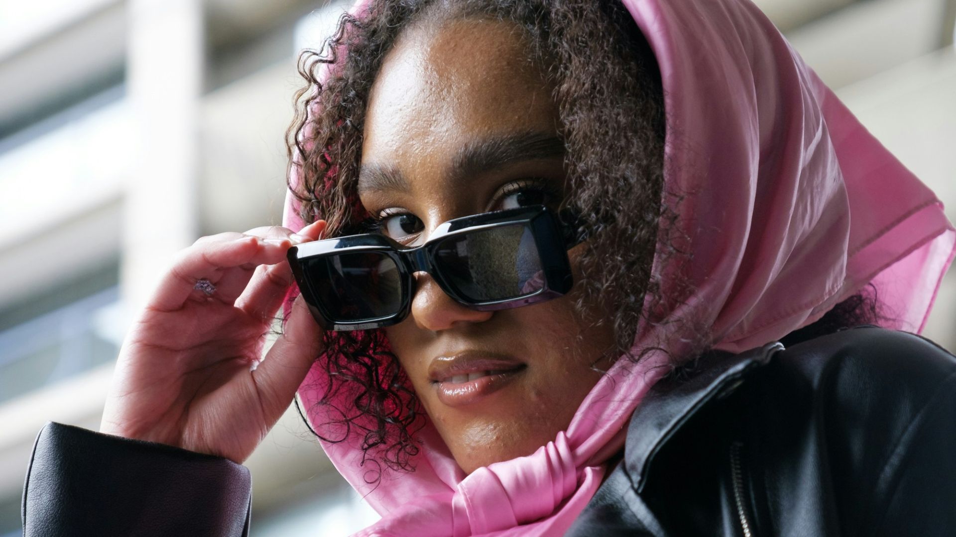 9. Un foulard en satin