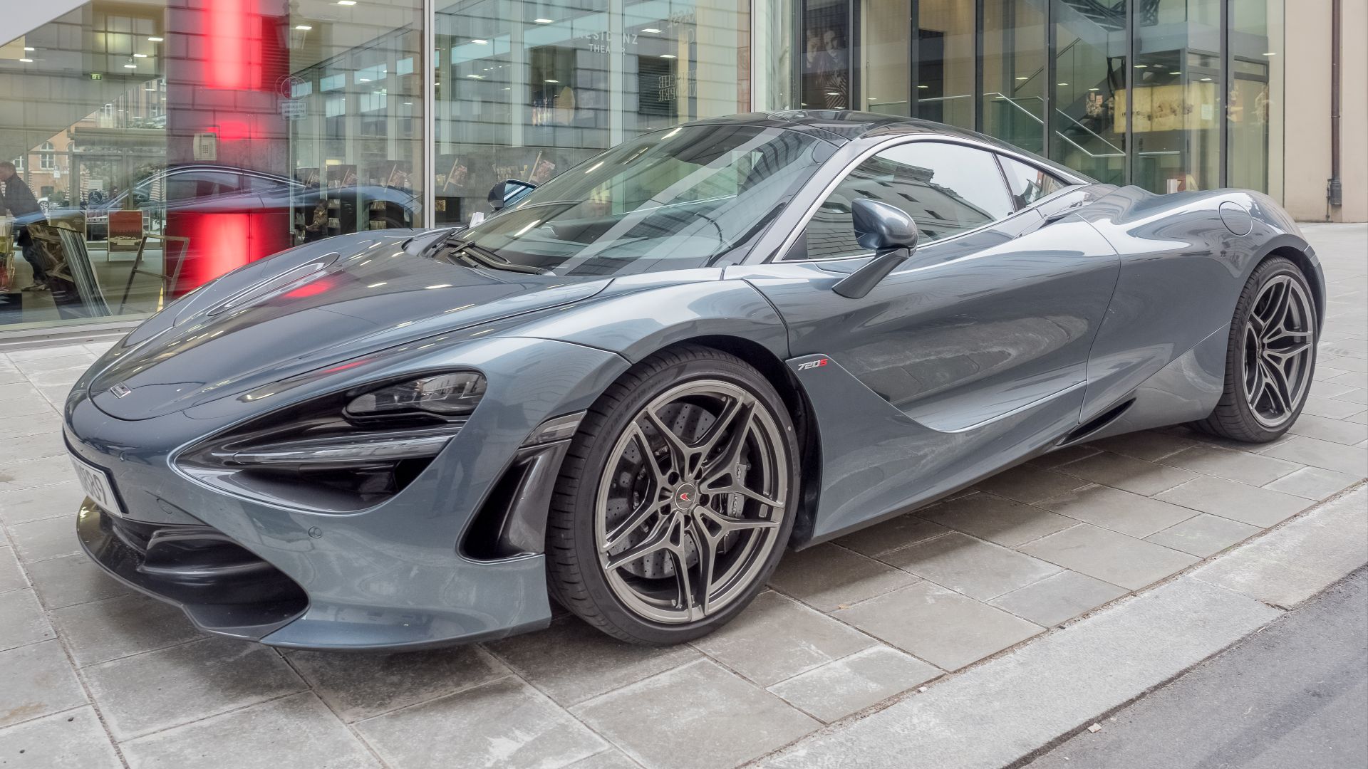 8. McLaren 720S
