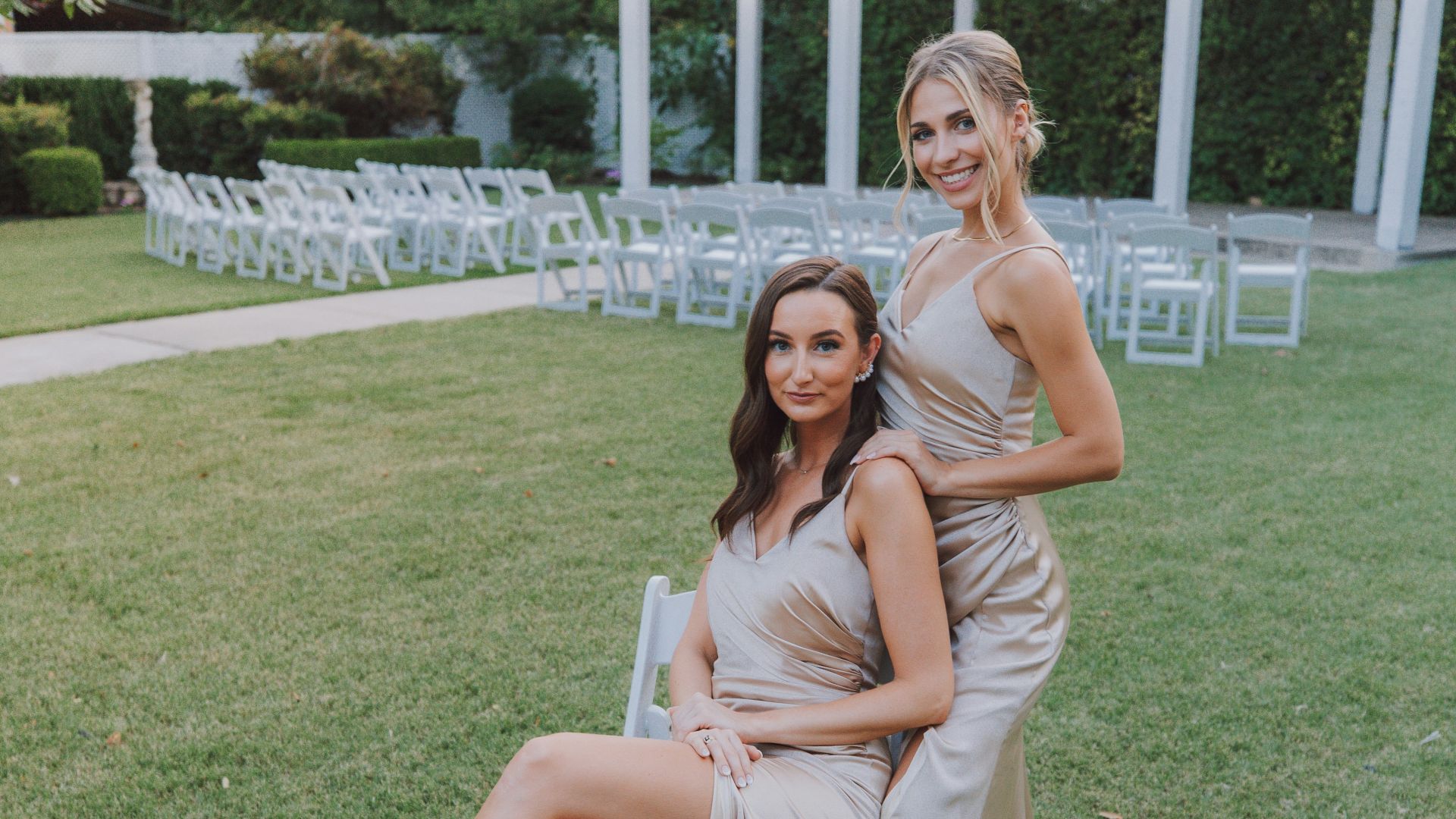 3. Robes moulantes en satin