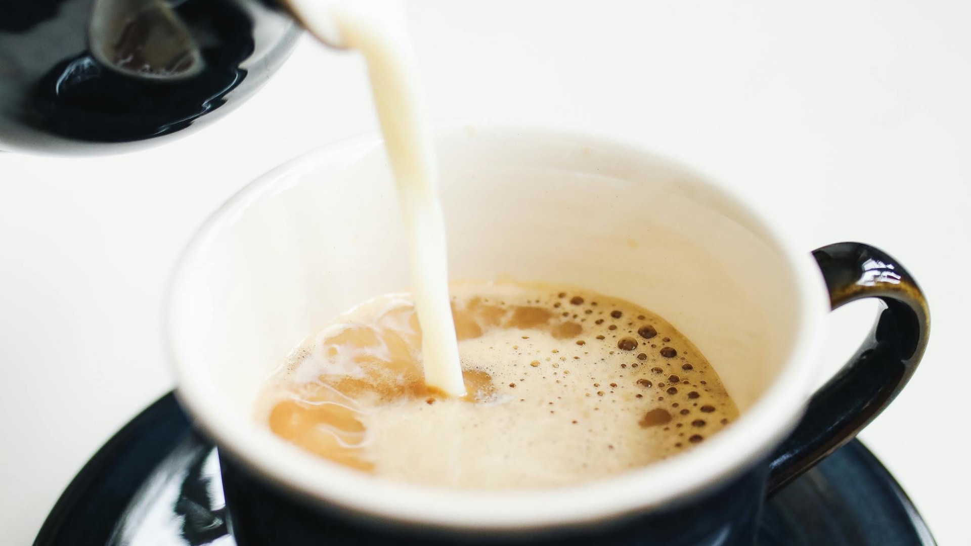 7. Café chaud au lait d'avoine, grand format