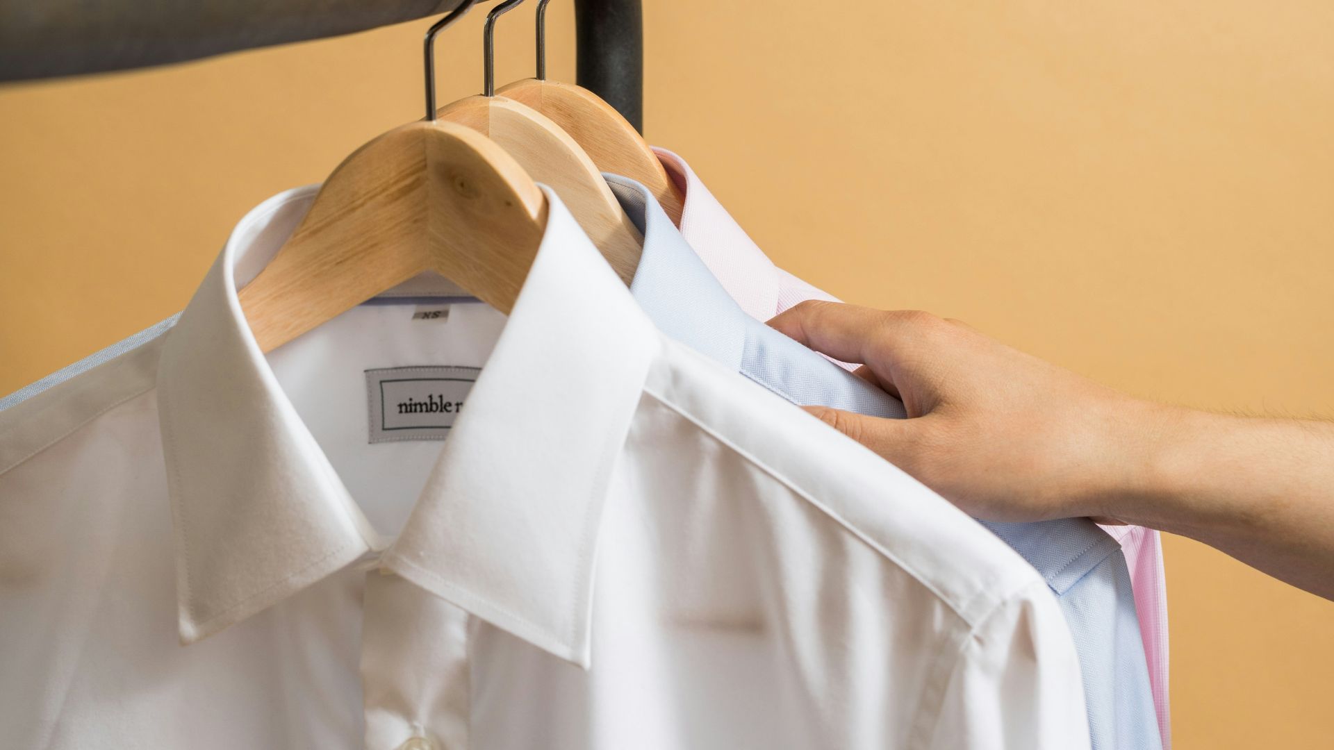 5. Chemises blanches impeccables