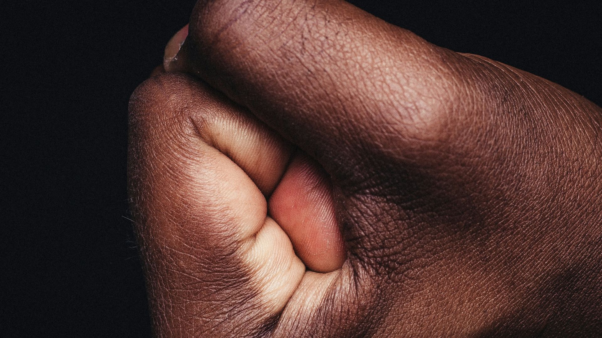 7. Se faire craquer les doigts provoque de l'arthrite
