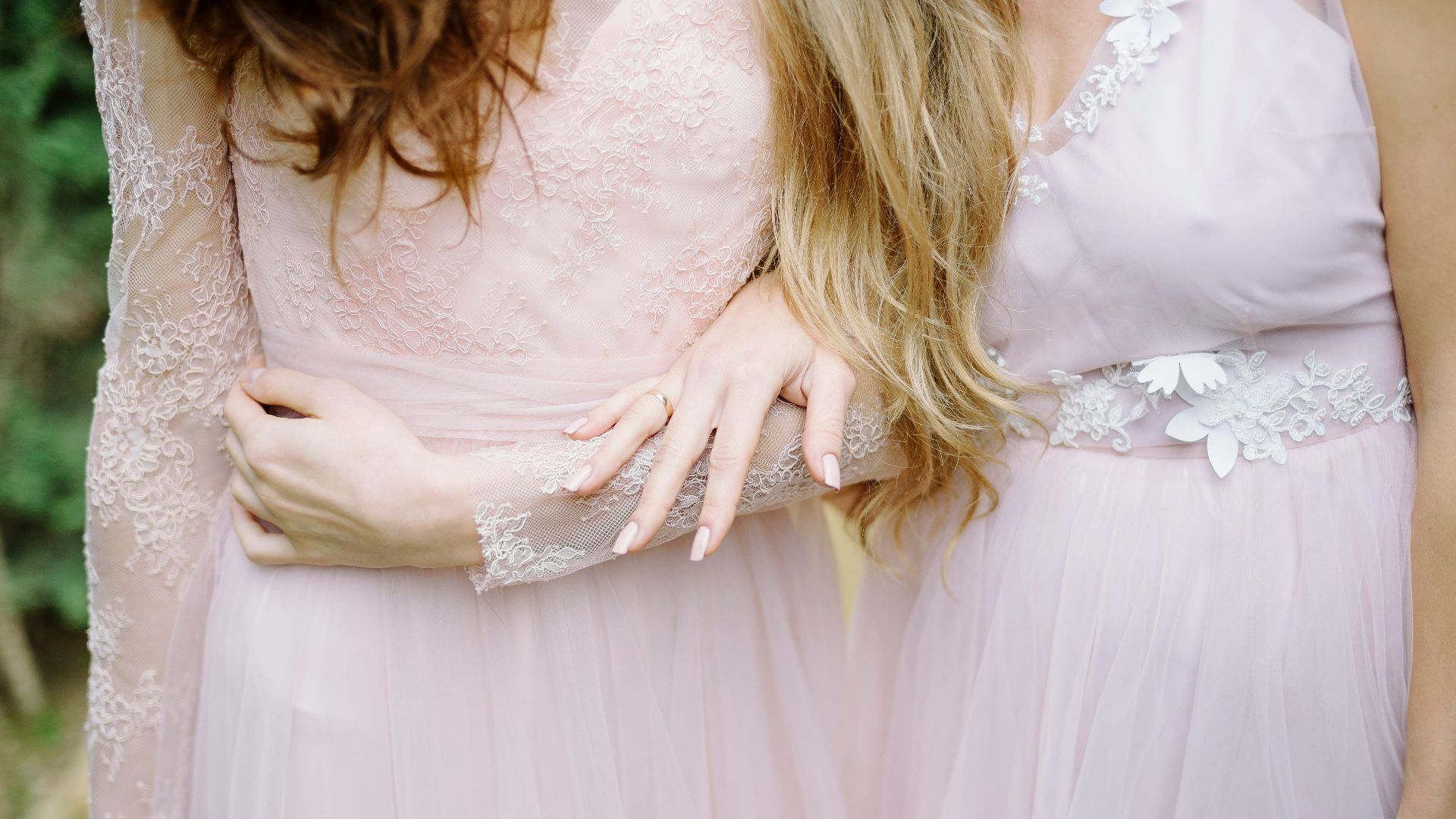 7. La robe à superposition de dentelle épaisse