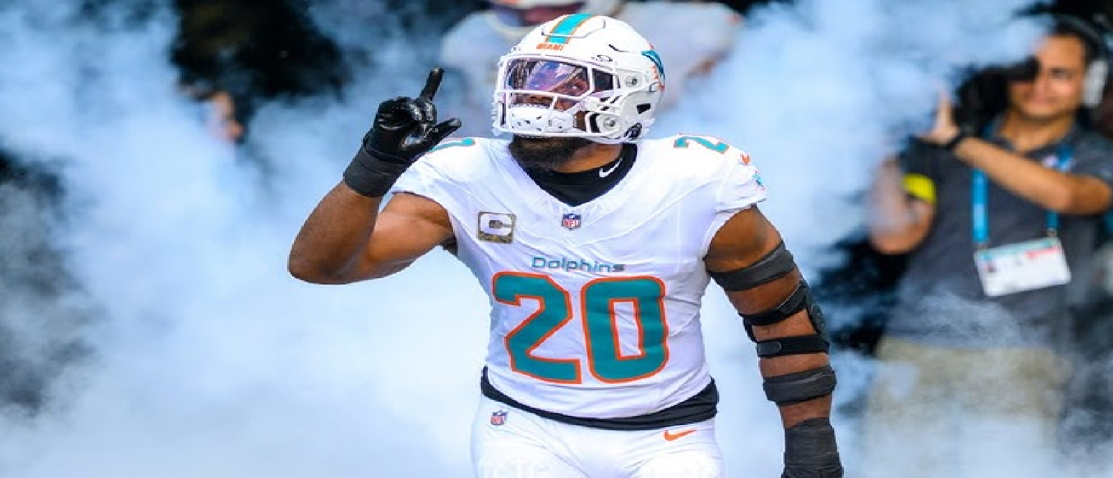 The Cowboys are eager to trade their draft pick for star player Alexandre