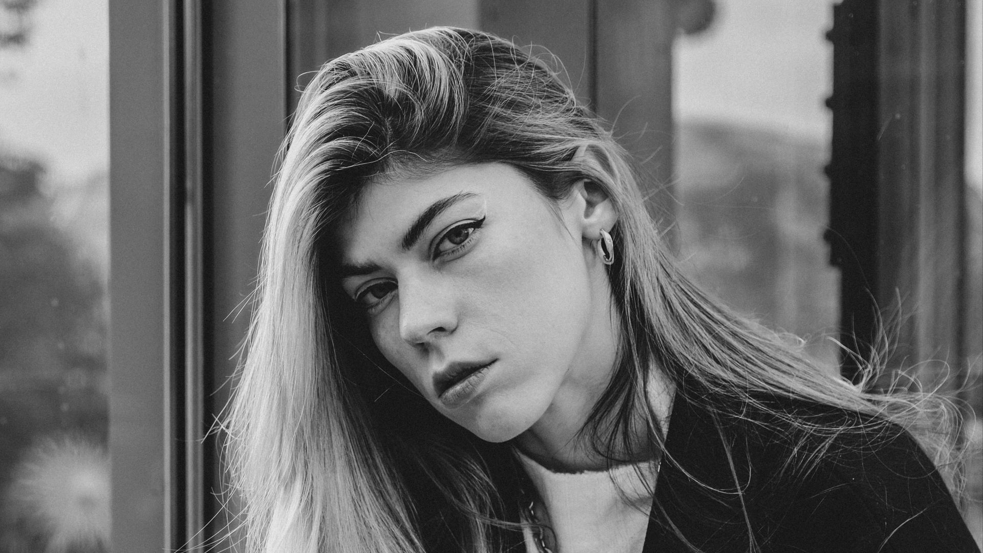 2. Une raie sur le côté bien marquée