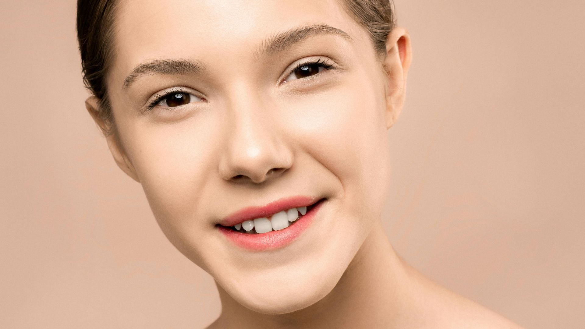 20 astuces de maquillage pour avoir l'air d'avoir bien dormi