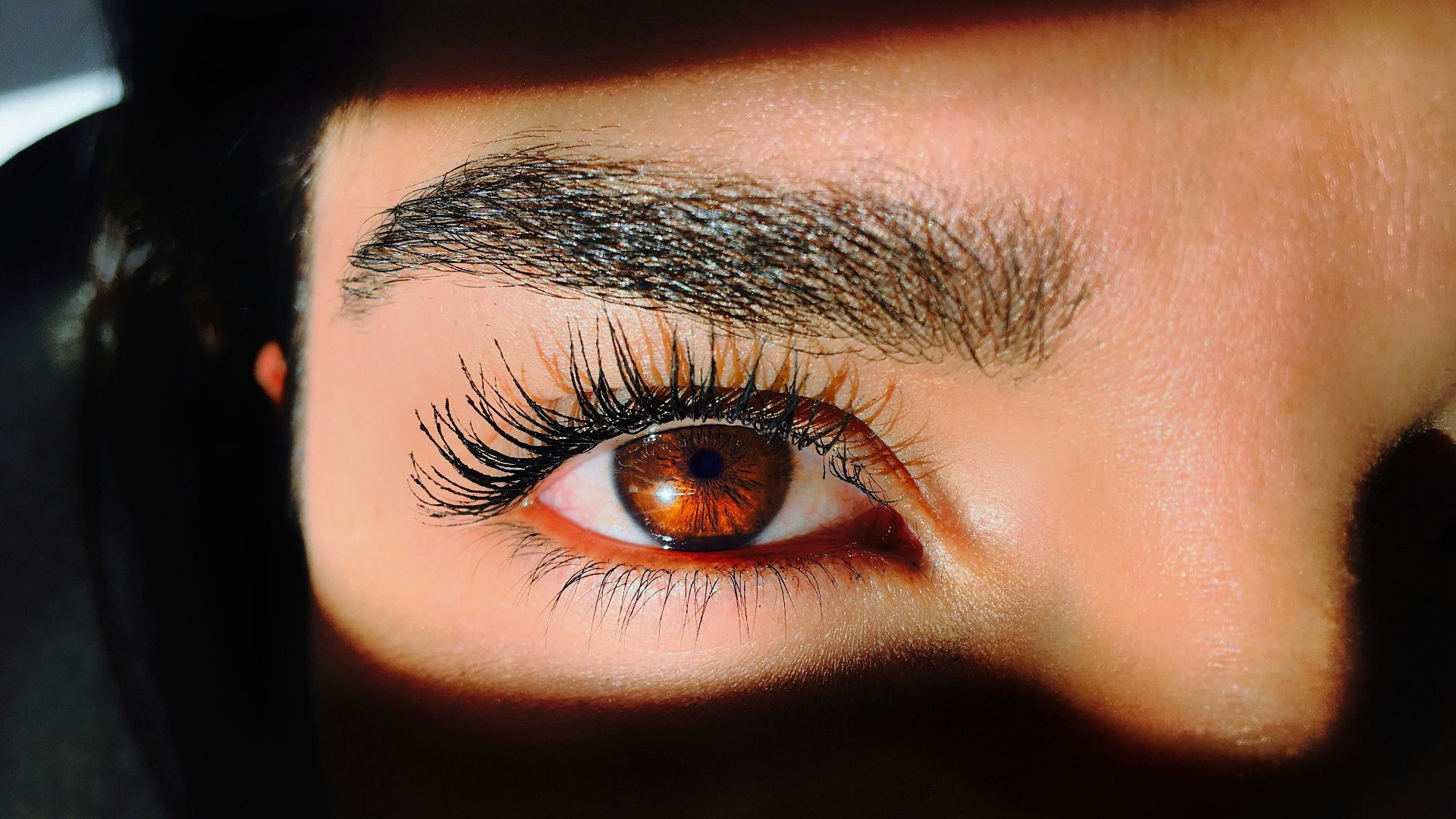 14. Des sourcils soignés mais naturels