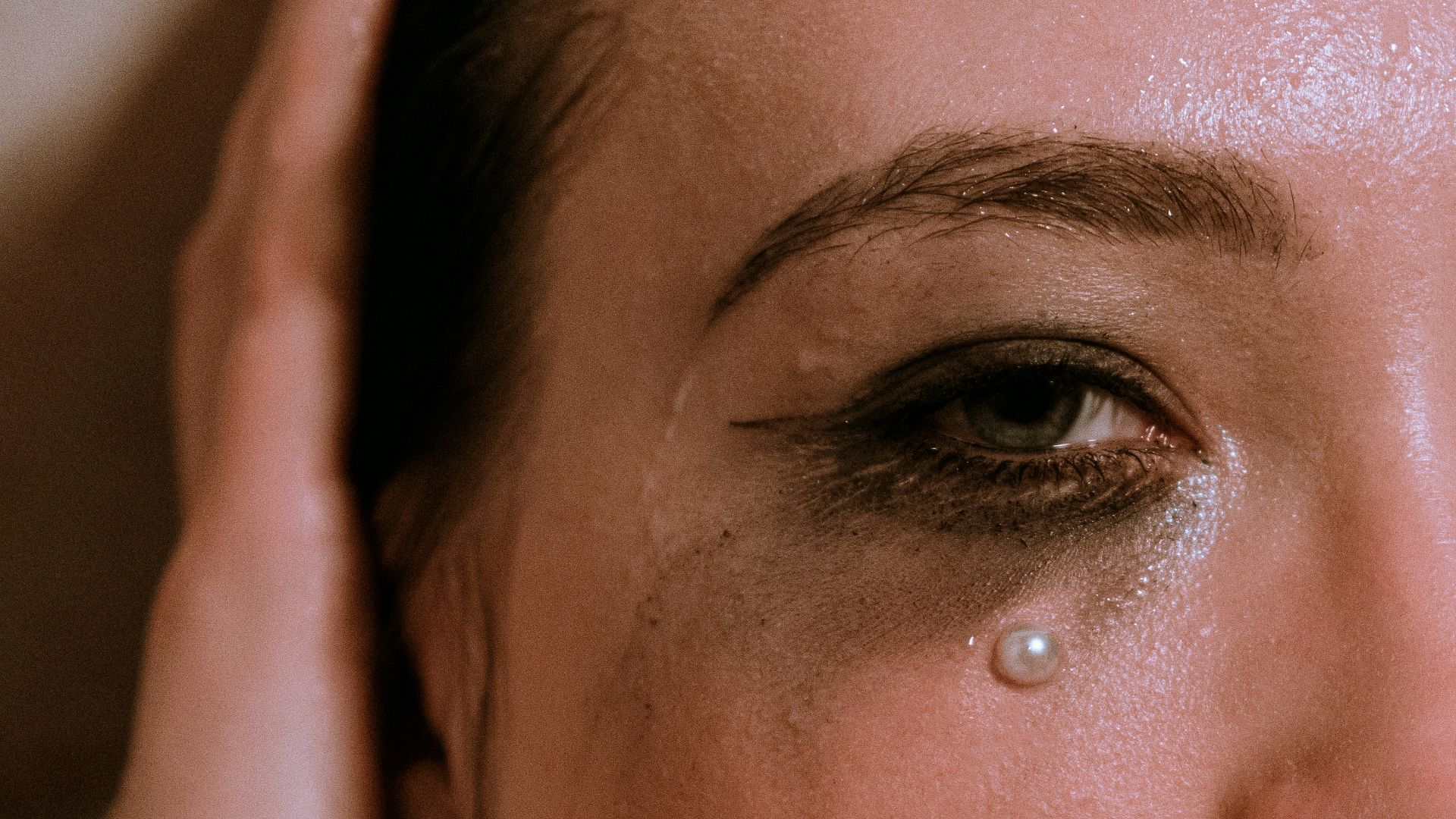 18. Épongez vos larmes au lieu de les essuyer