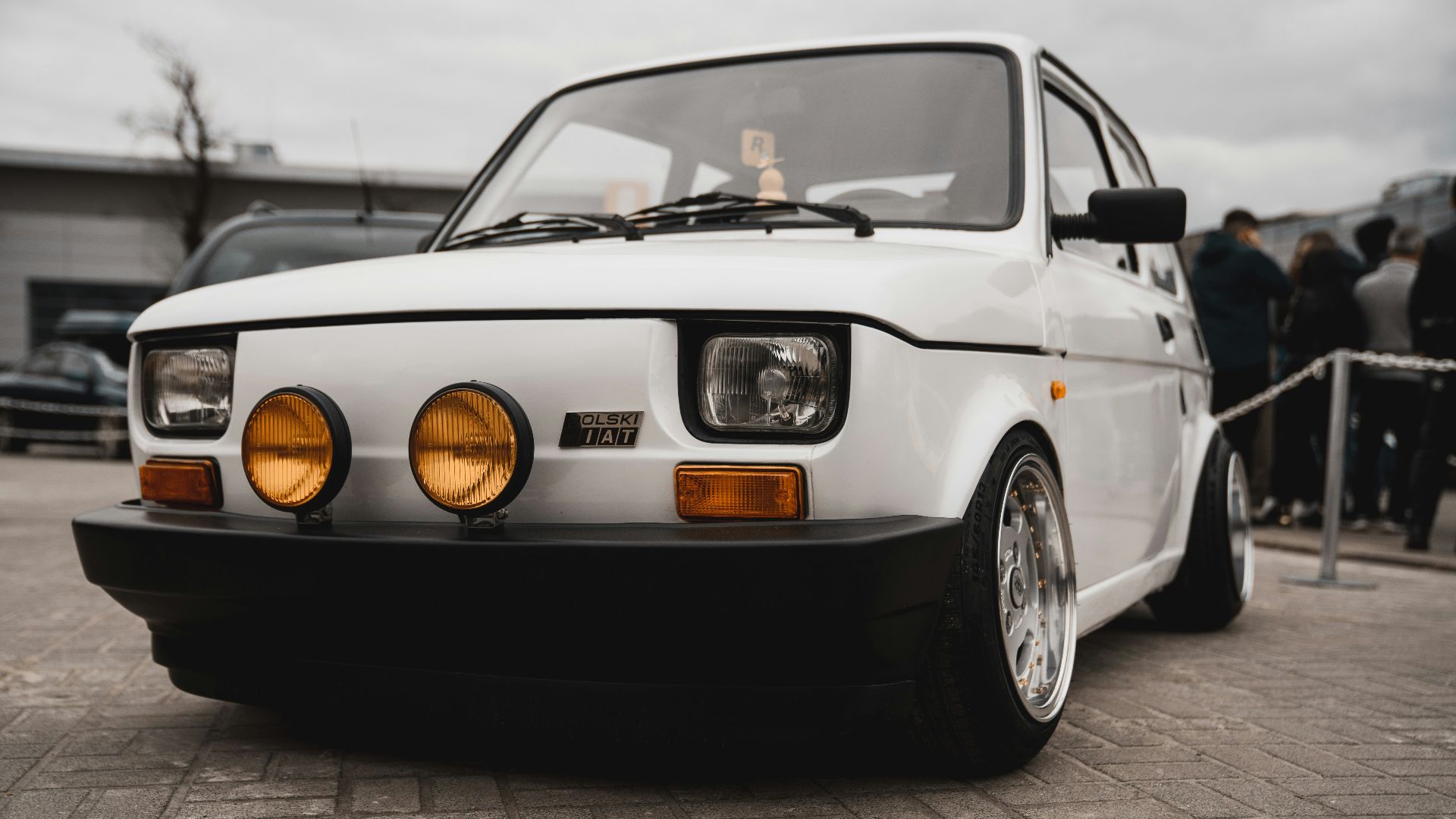 15. La voiture de « Budget Escape » (Fiat 126)