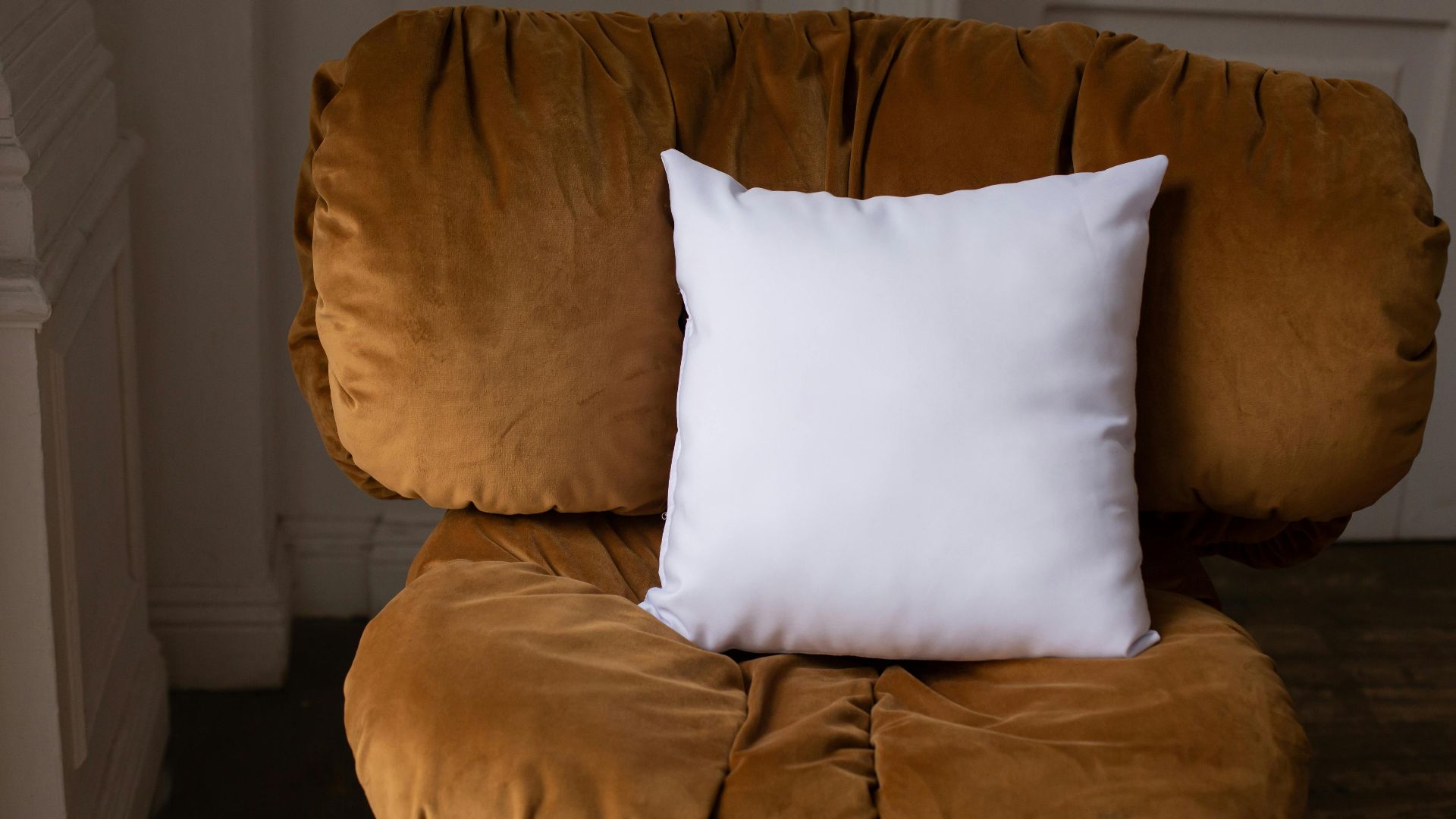 12. Coussins à motif de logo
