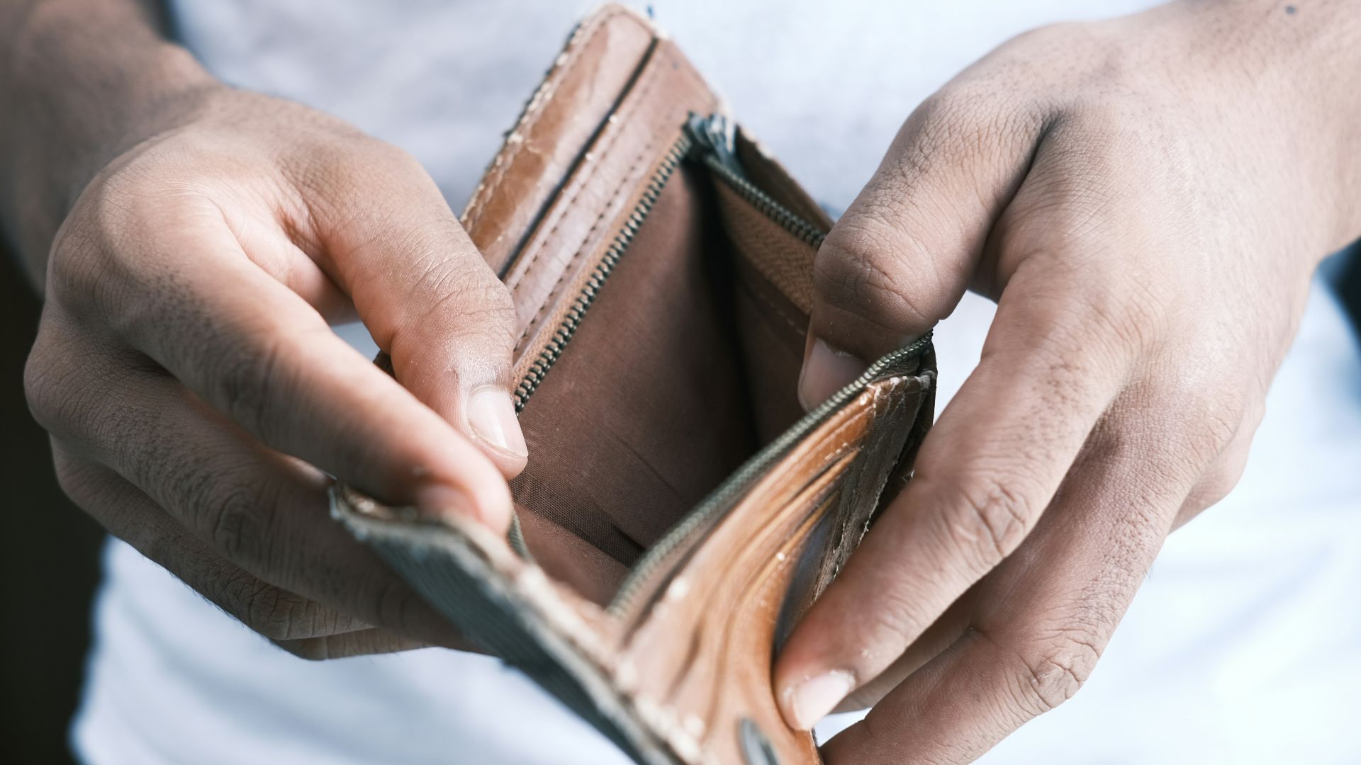 4. Il a honte de son éducation