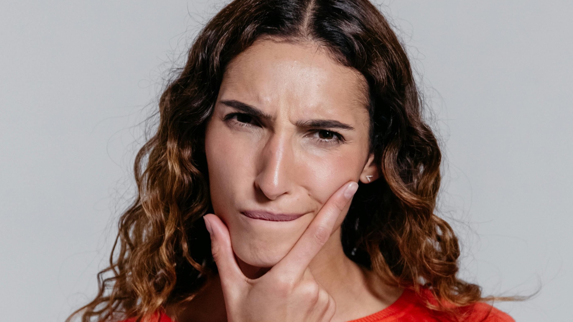 10 biais cognitifs courants qui faussent votre raisonnement et 10 façons de les contrer