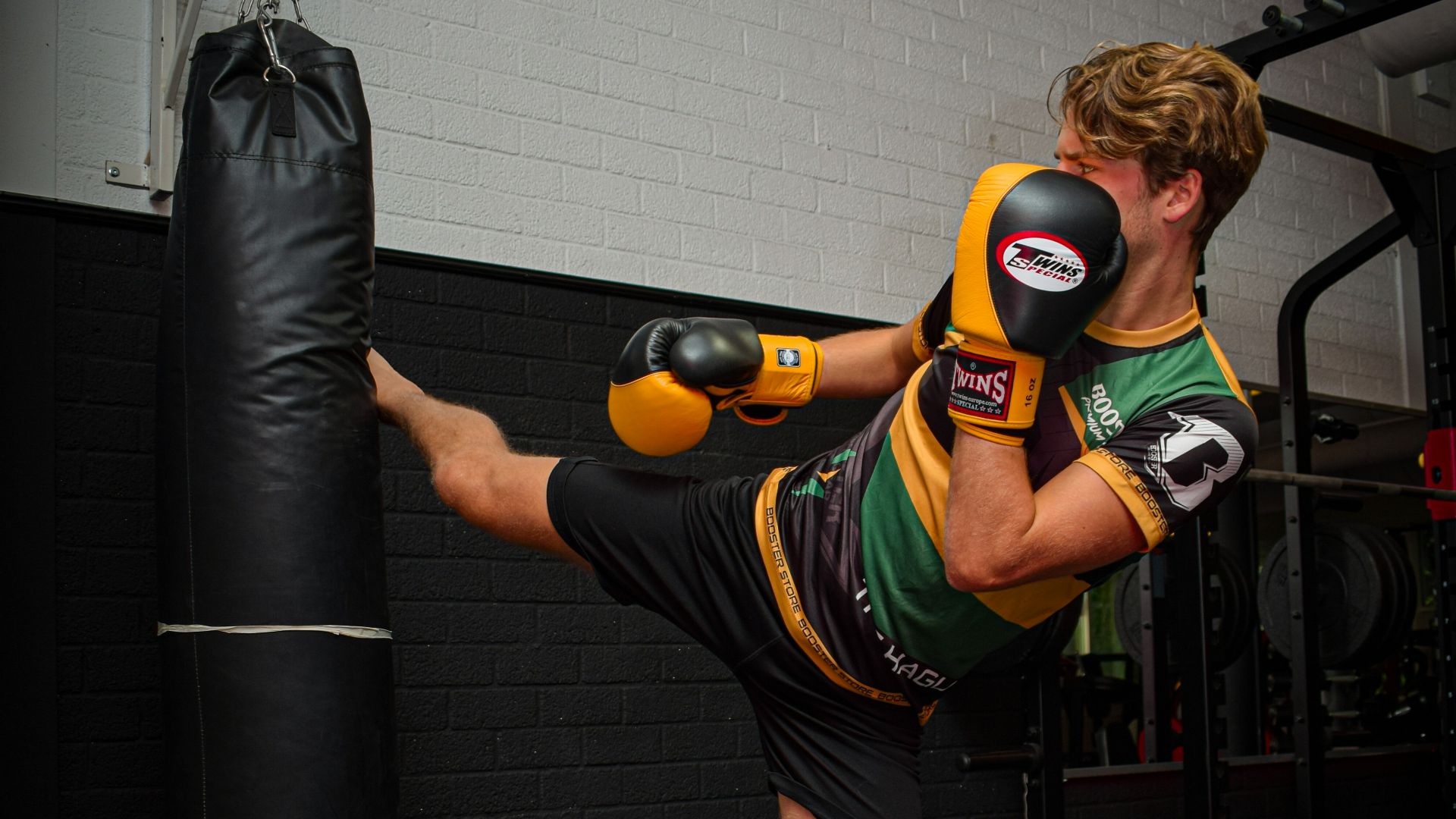 18. Kick-boxing (à faible impact)