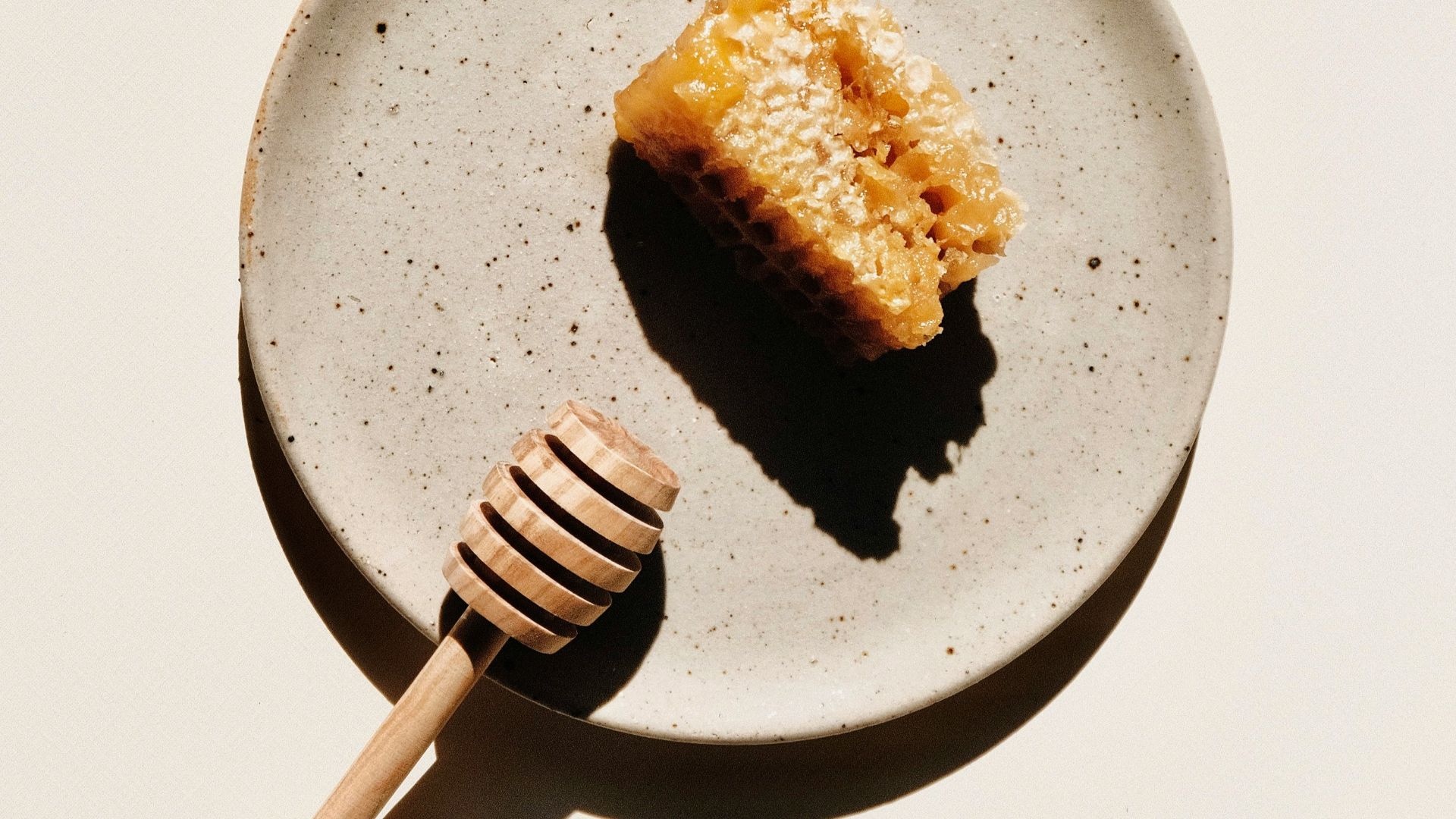 16. Pain de maïs et miel chaud
