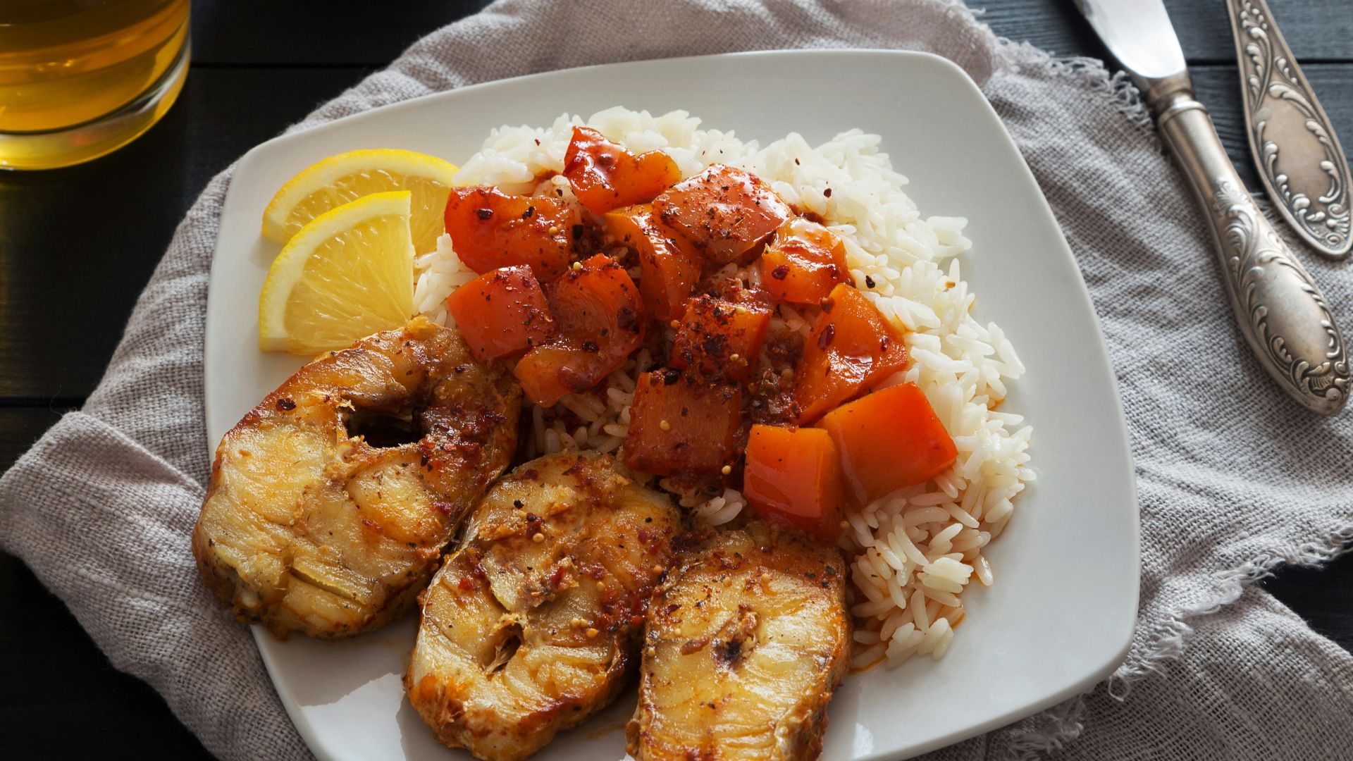 20. Morue épicée au four accompagnée de couscous aux herbes