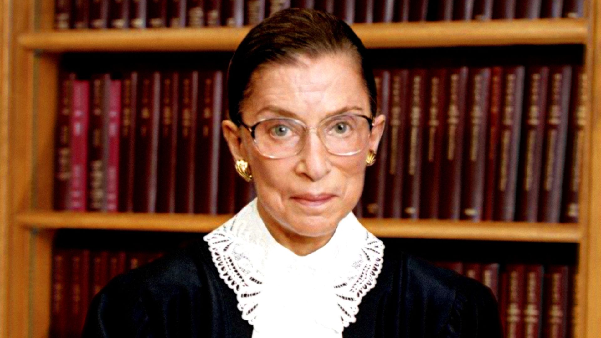 12. Ruth Bader Ginsburg : Le col qui parlait