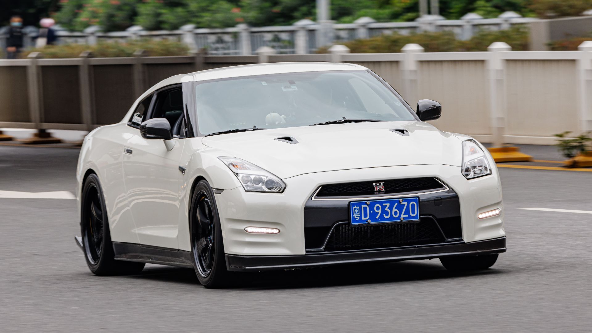 5. Nissan GT-R R35
