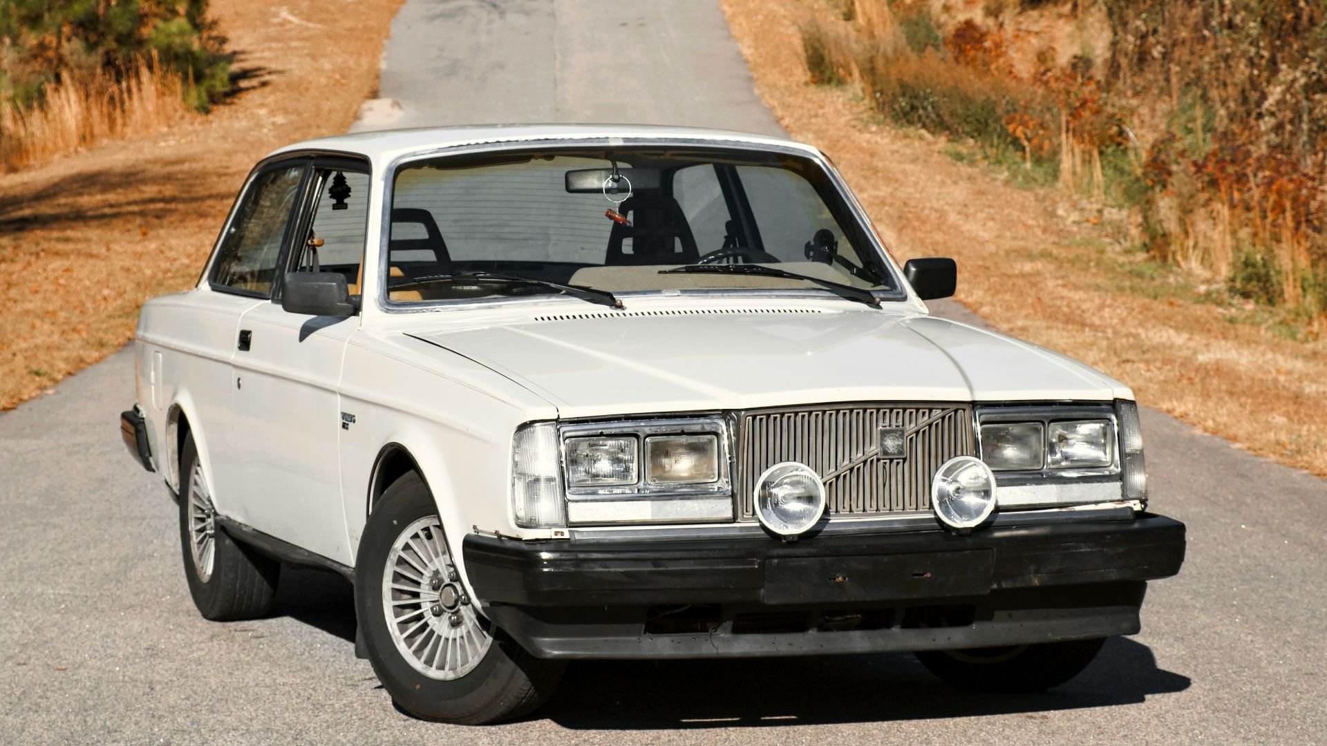 6. Volvo 240