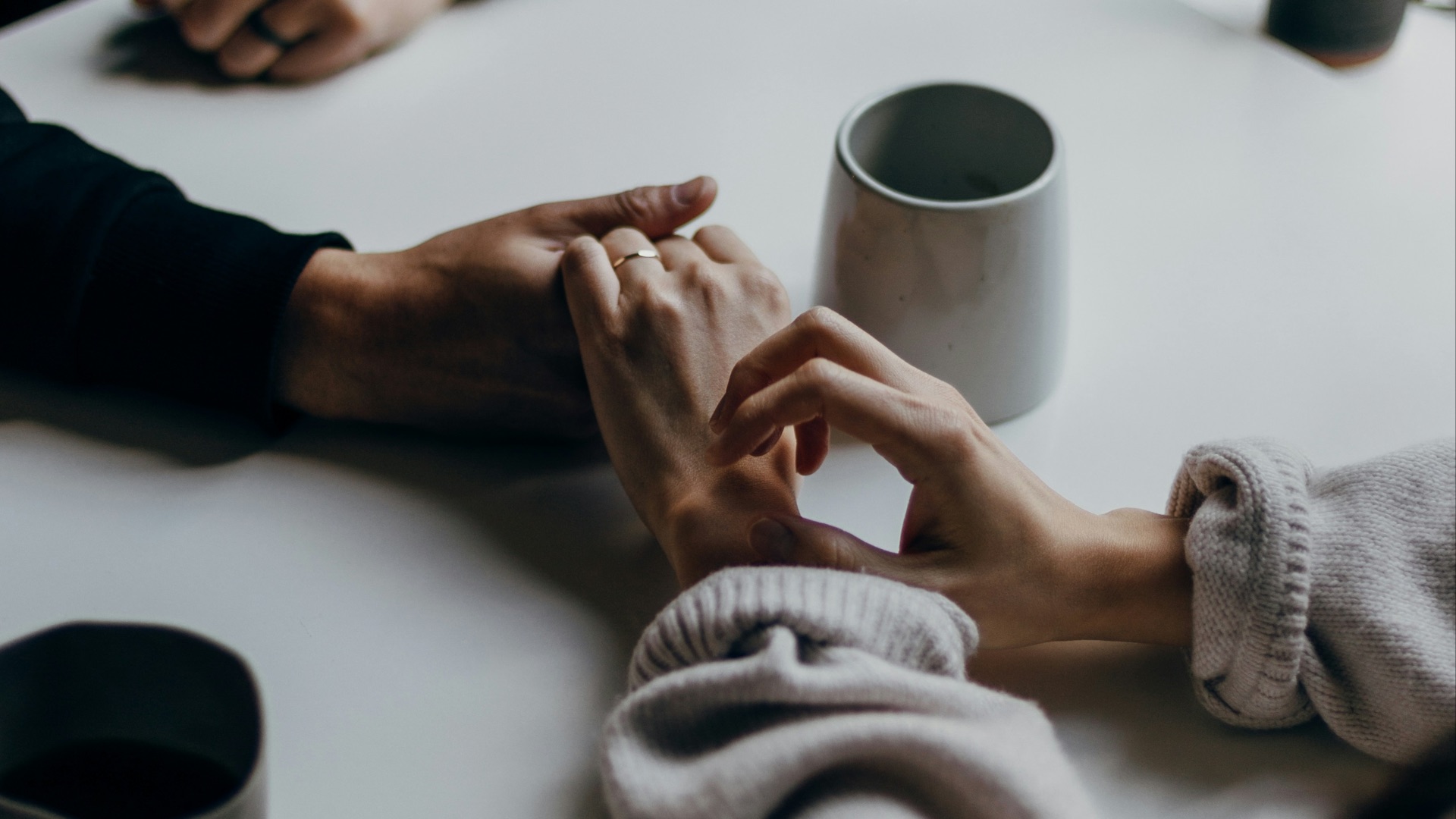 4. Poser tout de suite des questions sur leur vie amoureuse