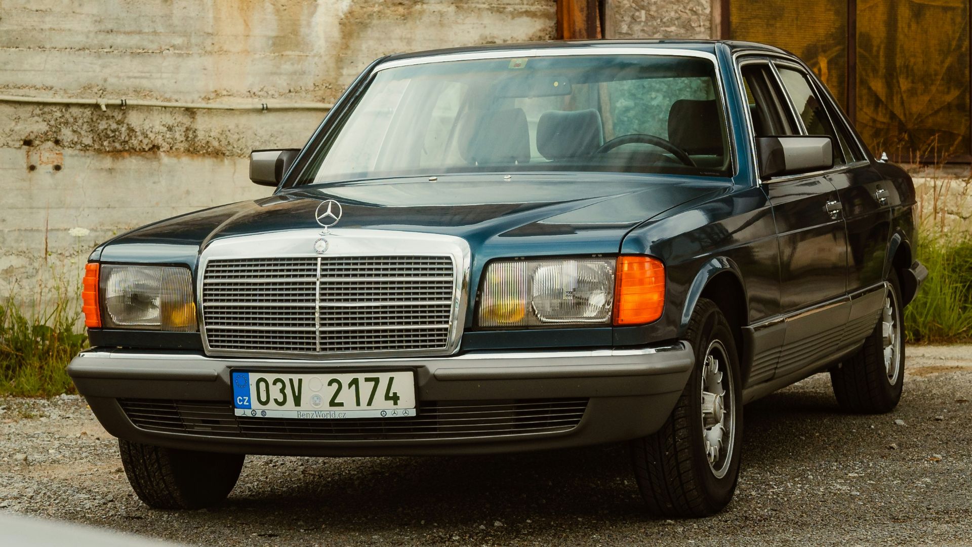 13. Mercedes-Benz W124