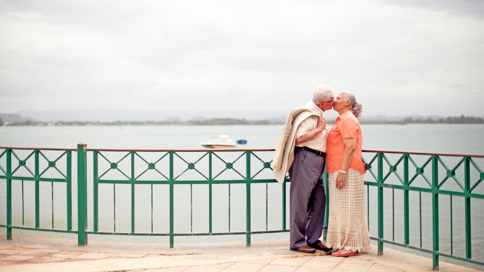 7. Il fait preuve d'une tendresse sincère, sans arrière-pensée