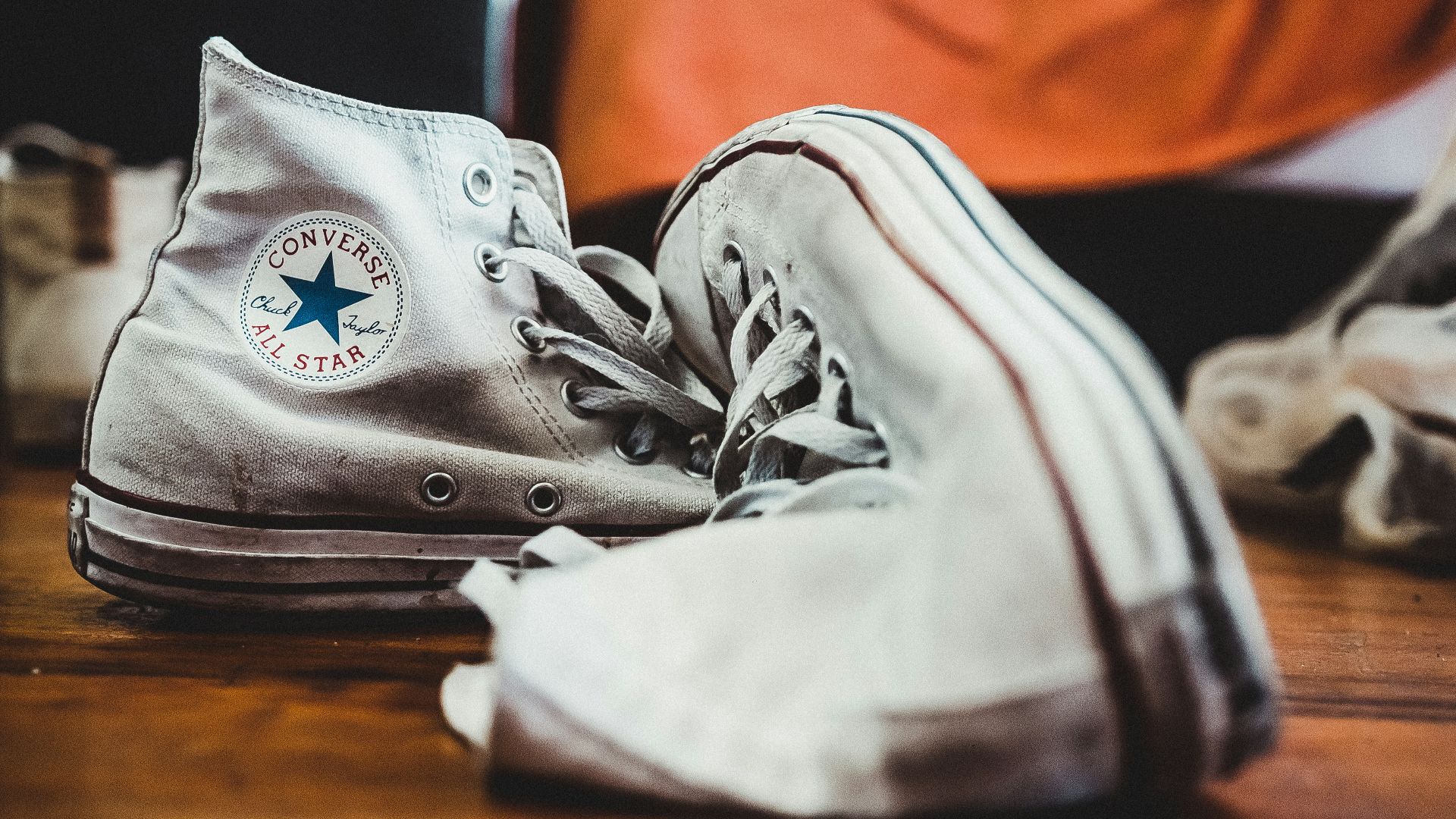 9. Des chaussures usées