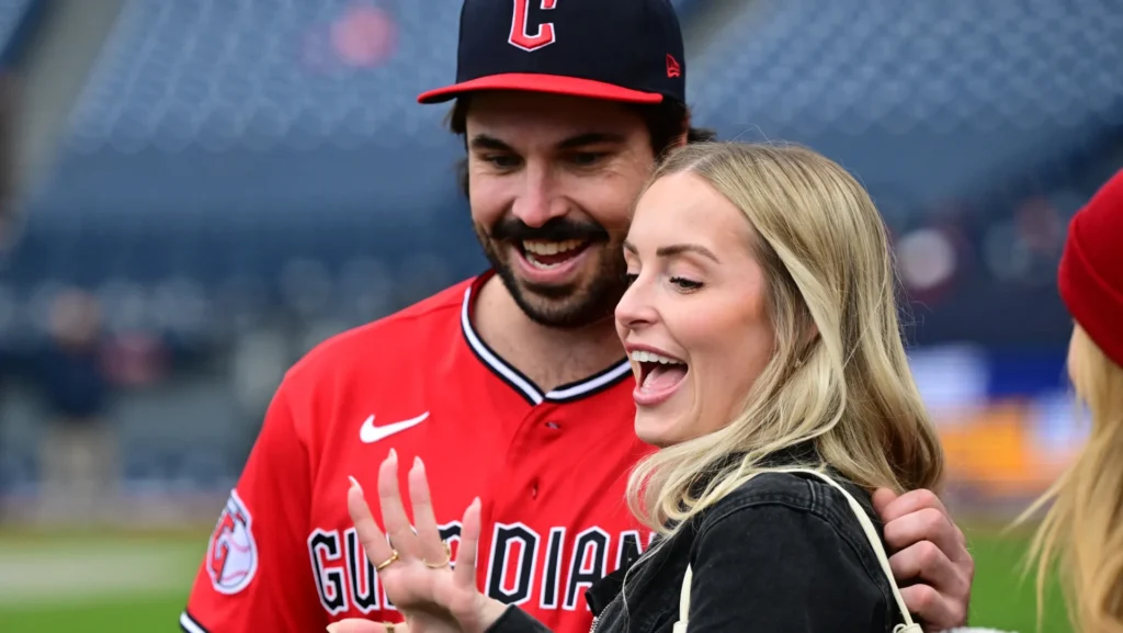 Austin Hedges proposed to his girlfriend on the field