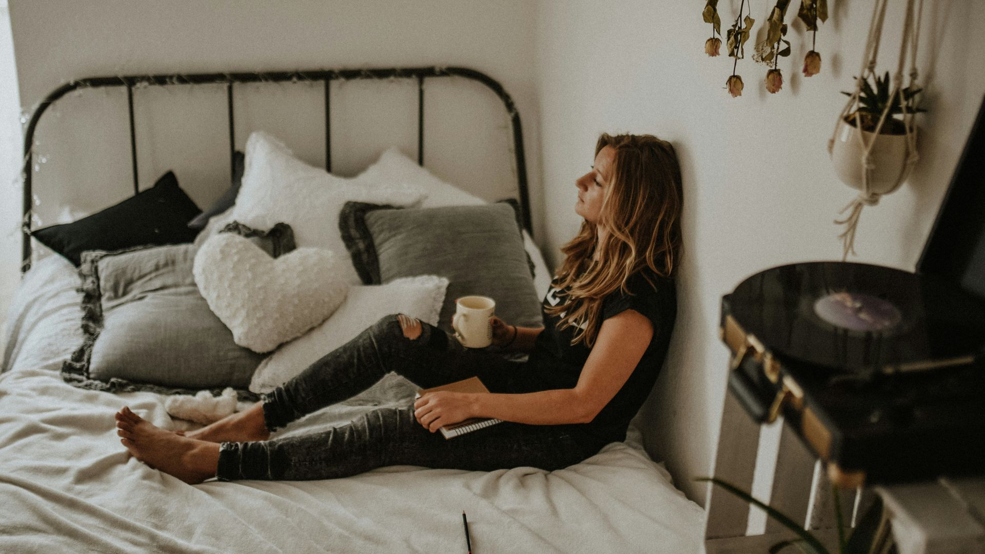 16. Les priver trop de leur vie sociale