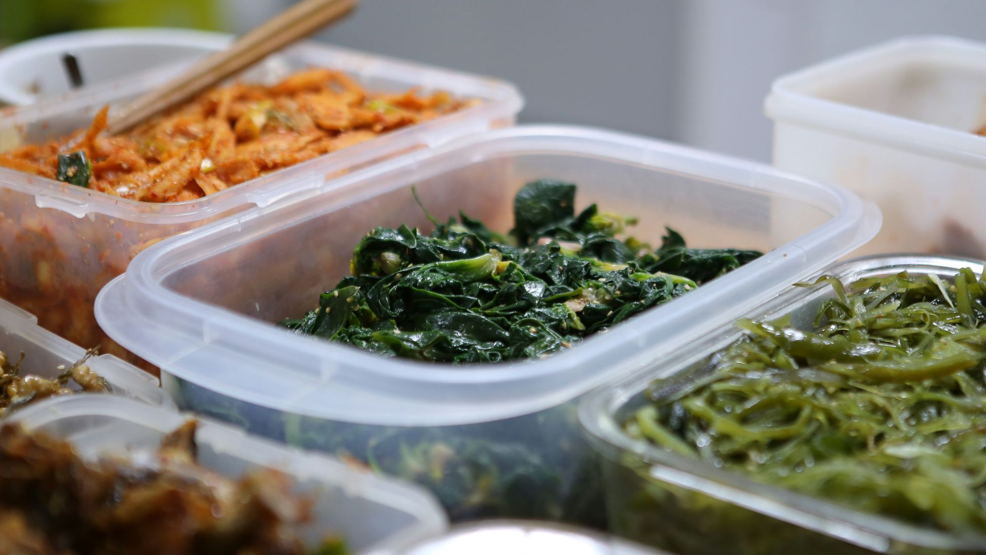 2. Récipients alimentaires en plastique