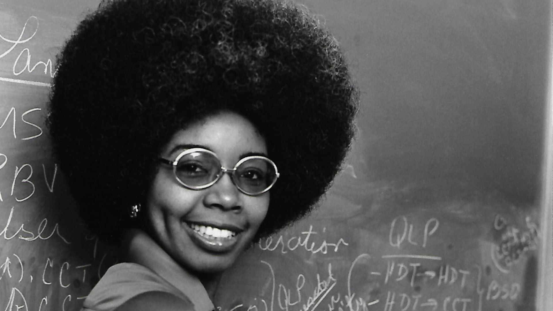 14. Les coiffures naturelles pour cheveux noirs considérées comme « inacceptables »