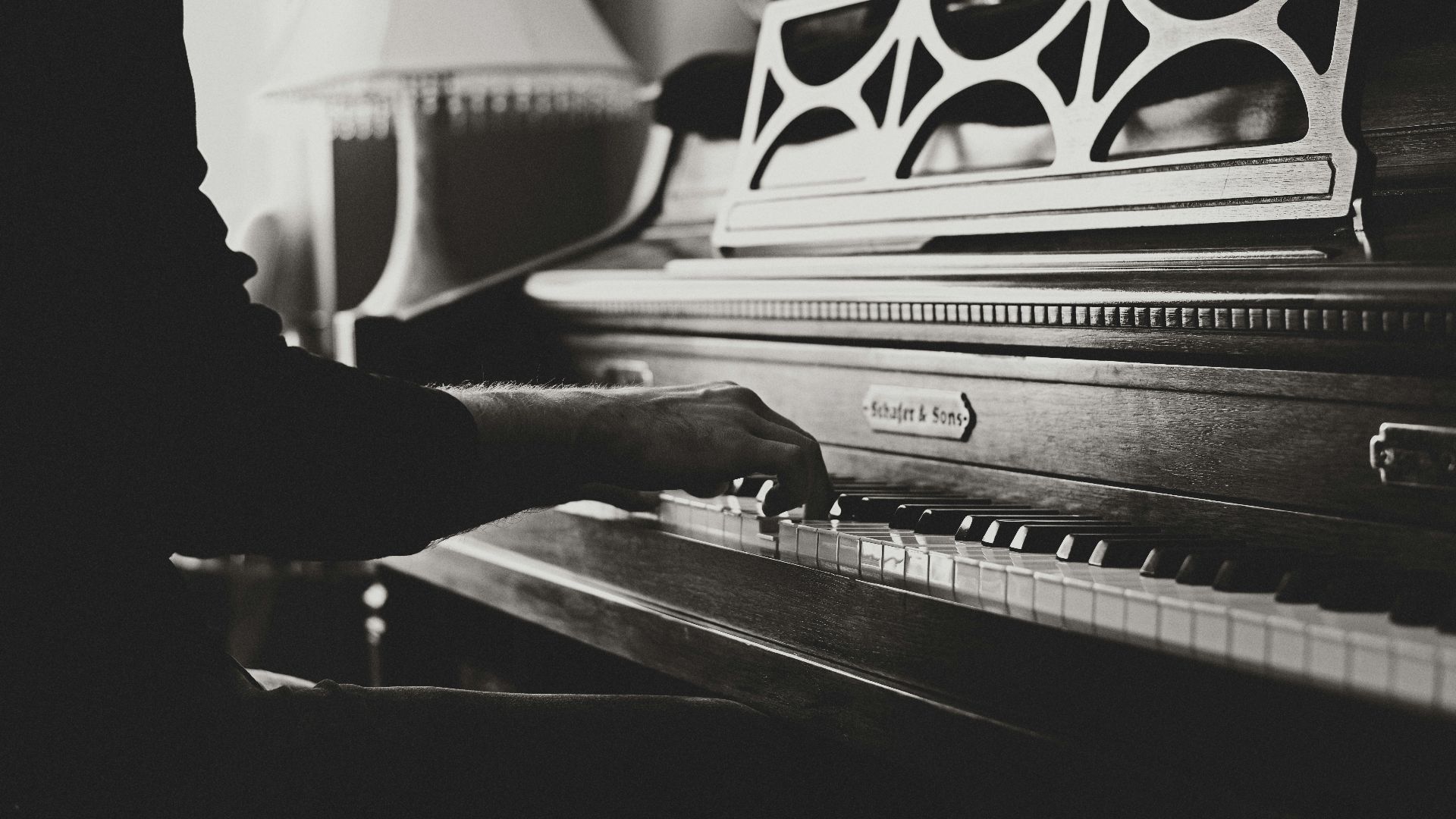 11. Un piano à la maison