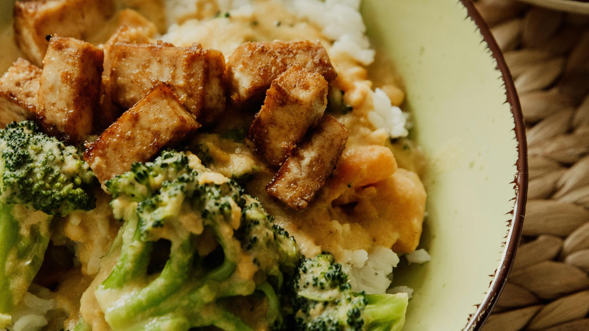 10. Bol au tofu et au brocoli