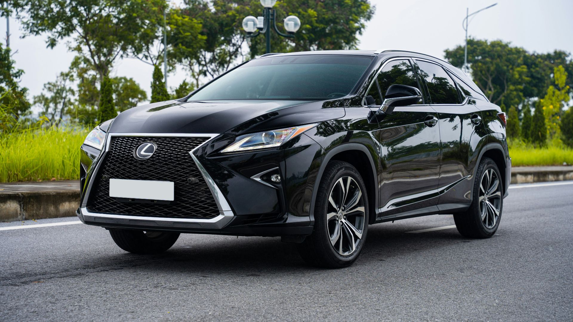 17. Lexus RX