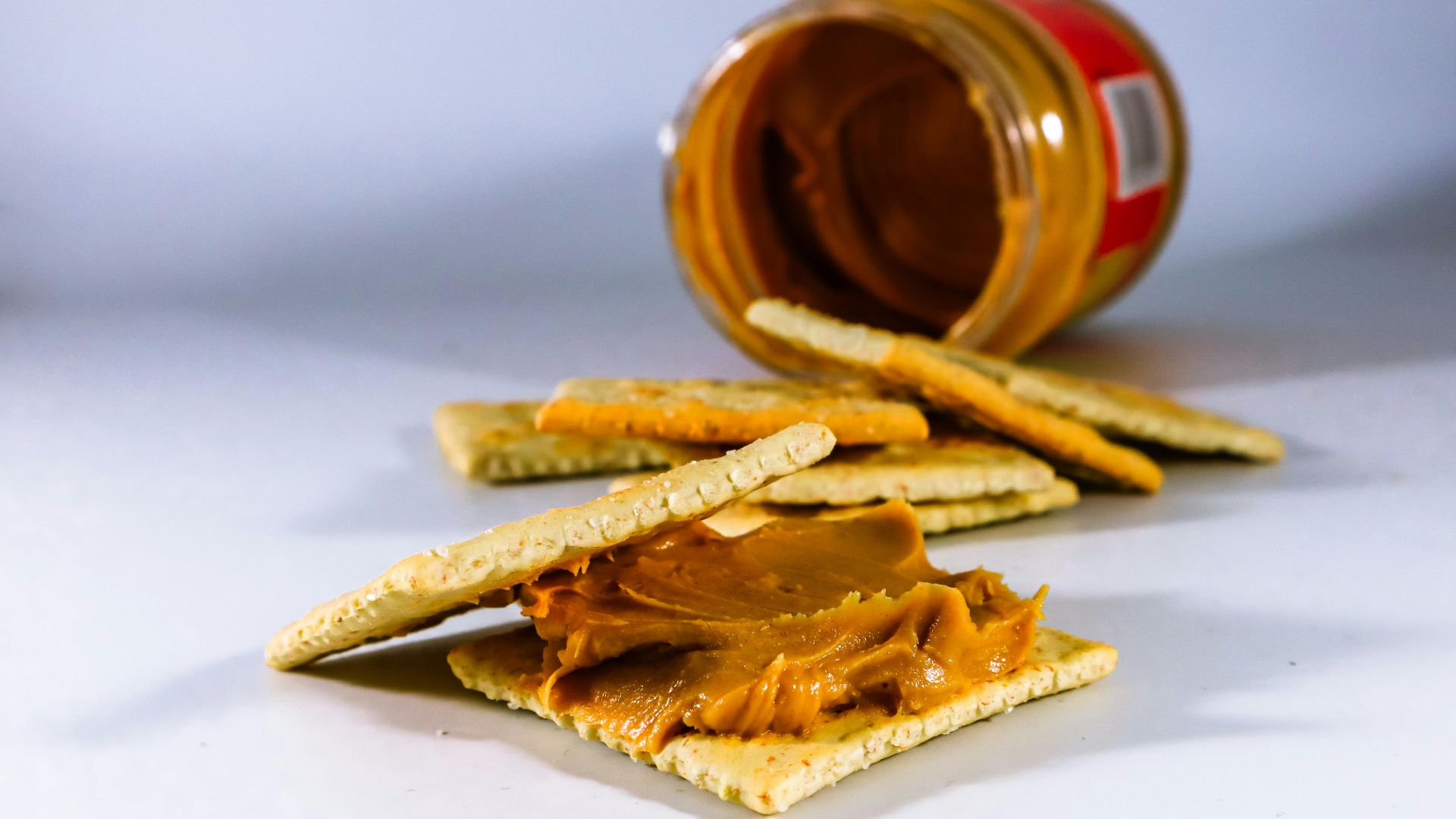 3. Crackers au beurre de cacahuète
