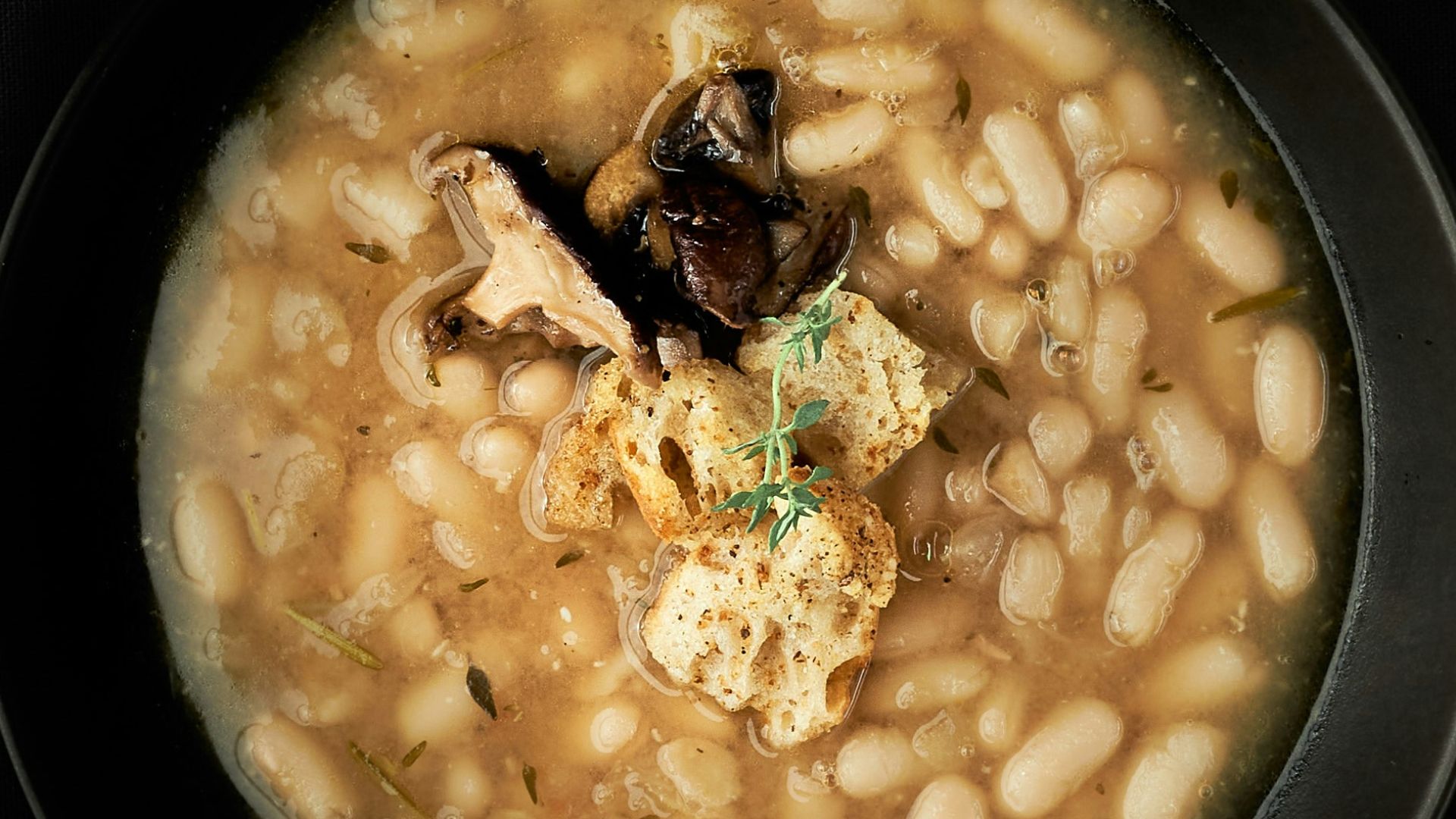 6. Soupe aux haricots bien consistante avec des morceaux de jambon de Campbell’s