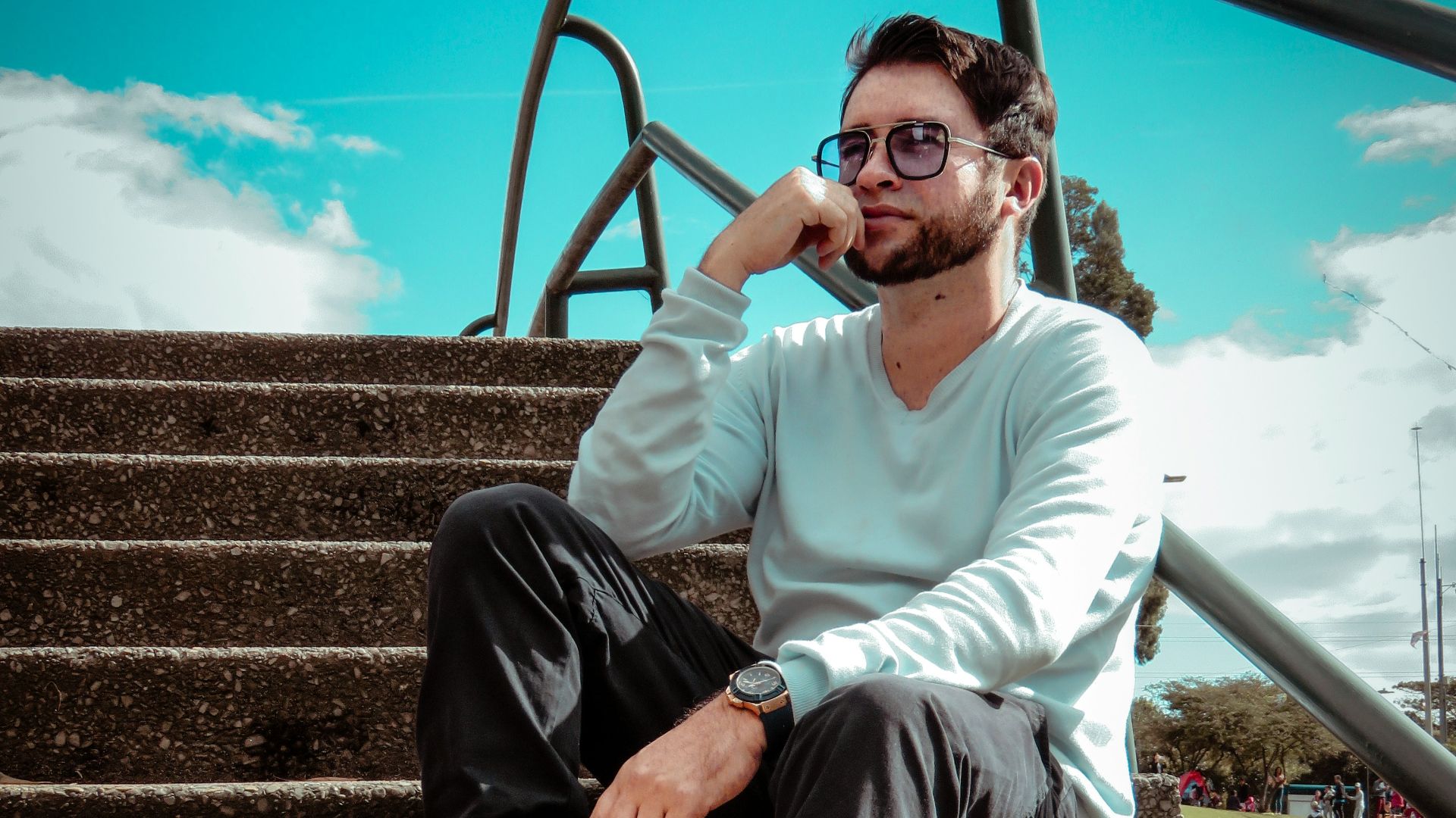 20. Le comparer à un homme idéal qui n'existe pas