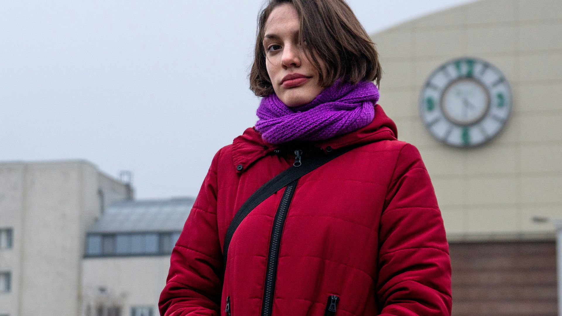 3. Des vêtements de trois tailles trop grands