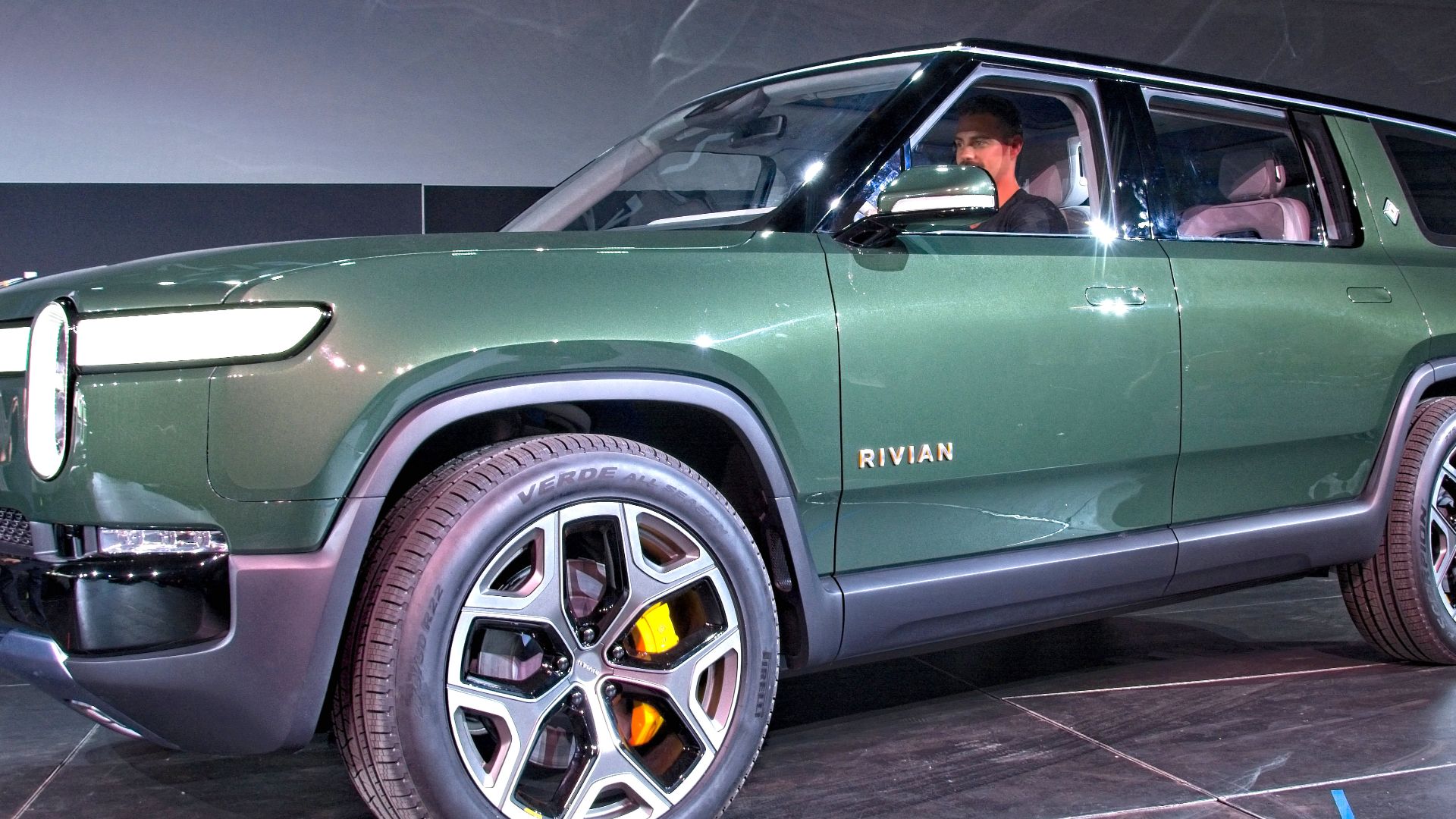 20. Rivian R1S